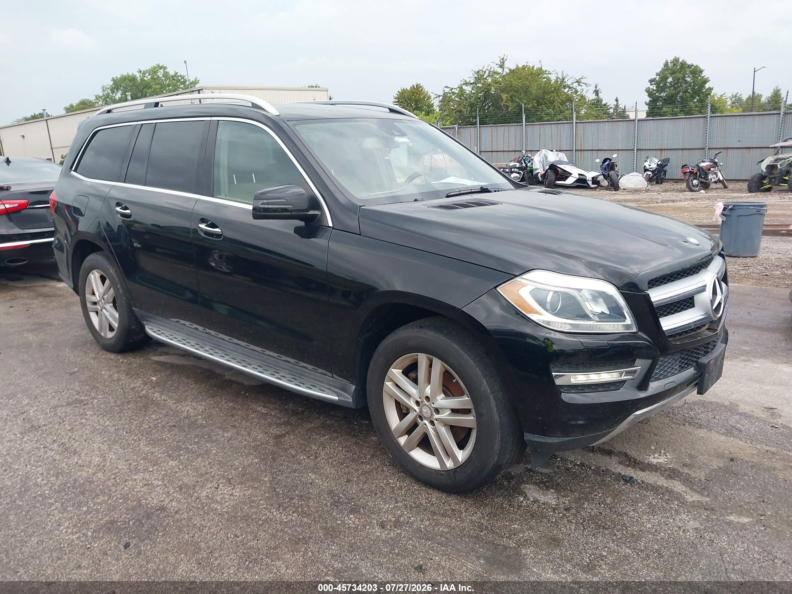 2015 Mercedes-Benz GL 450, VIN 4JGDF6EE0FA536789 — Normal wear