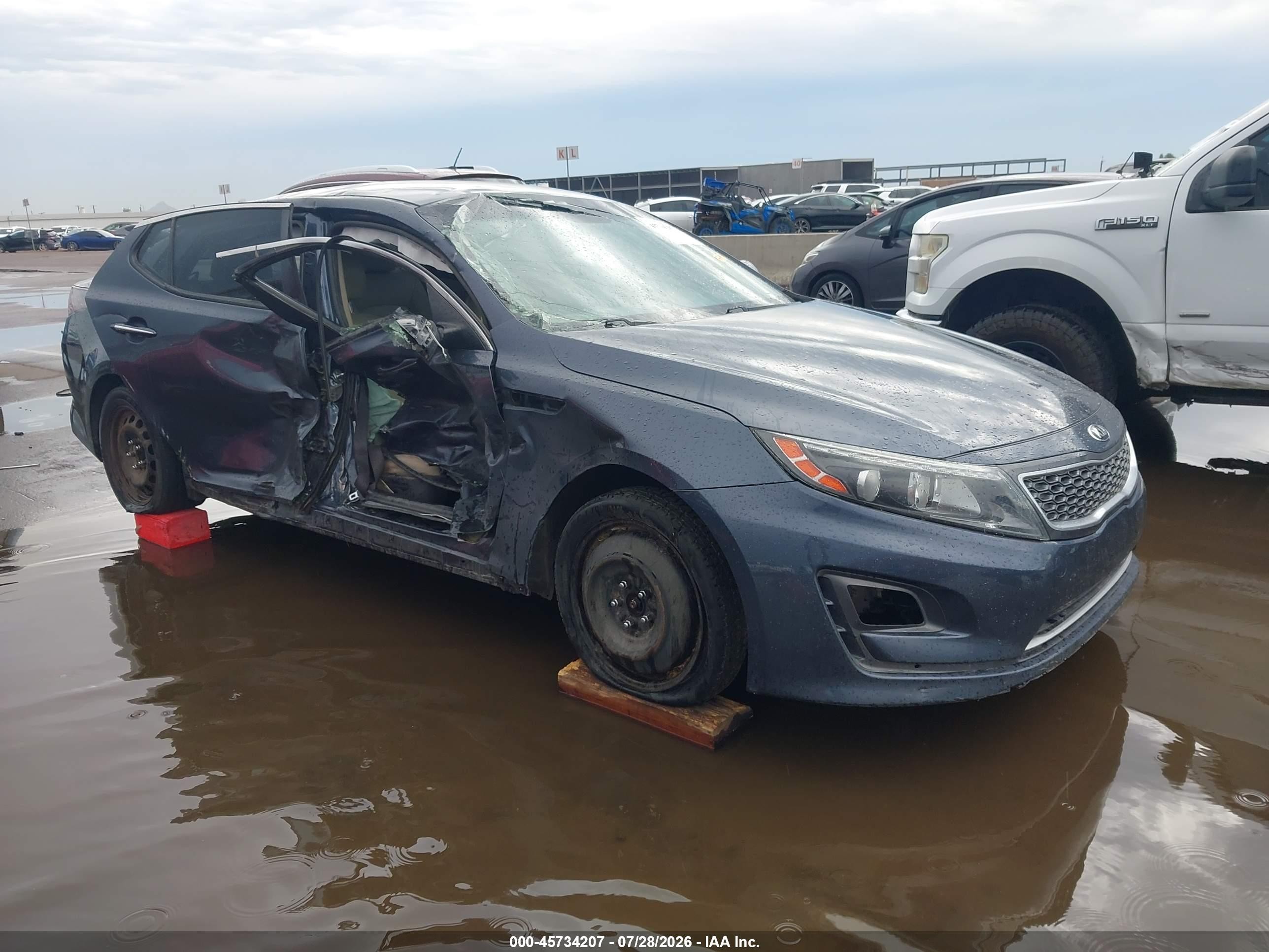 2014 Kia Optima EX, VIN KNAGN4AD7E5066514 — Side
