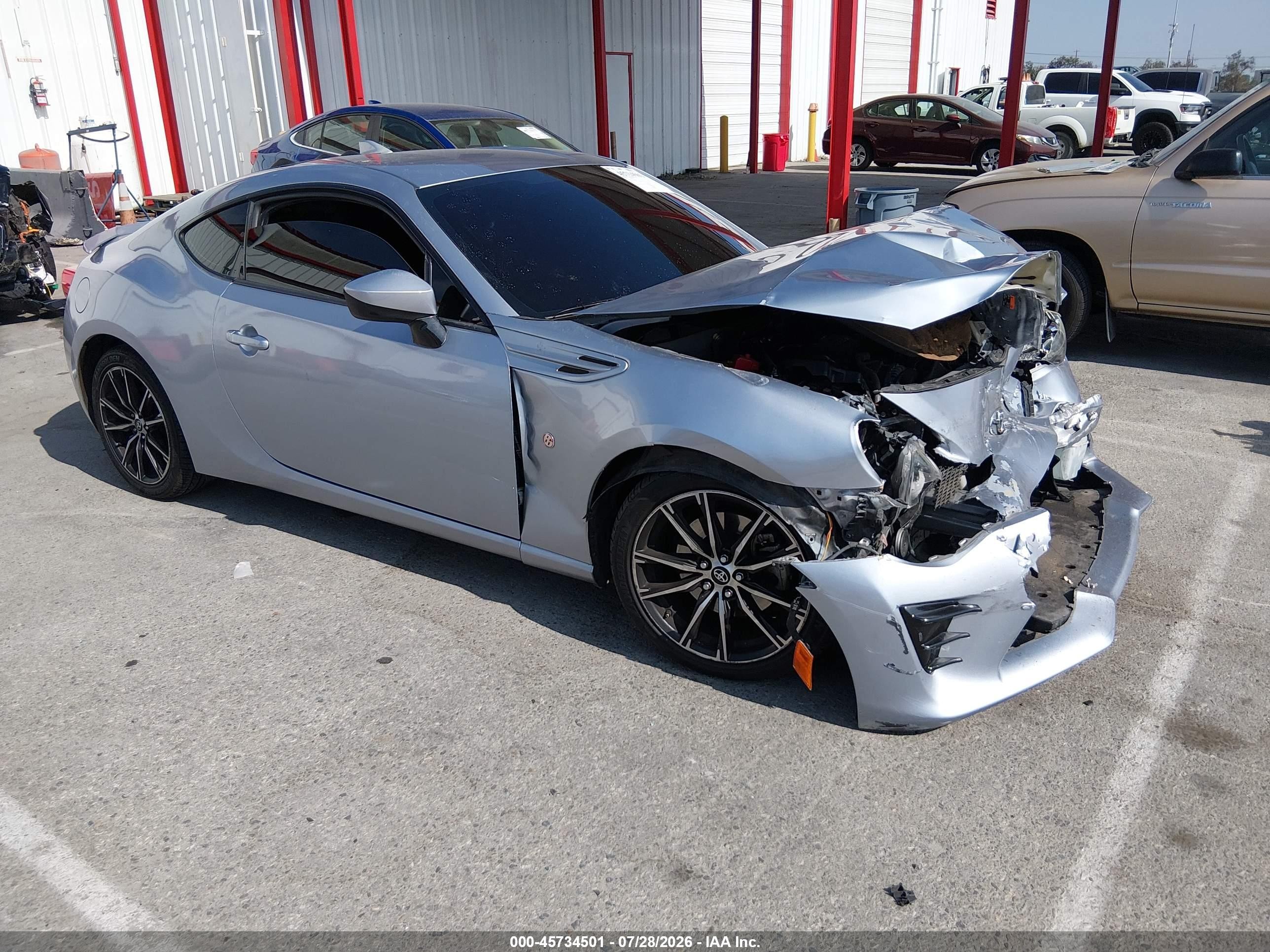 2017 Toyota 86, VIN JF1ZNAA1XH8703629 — Front end