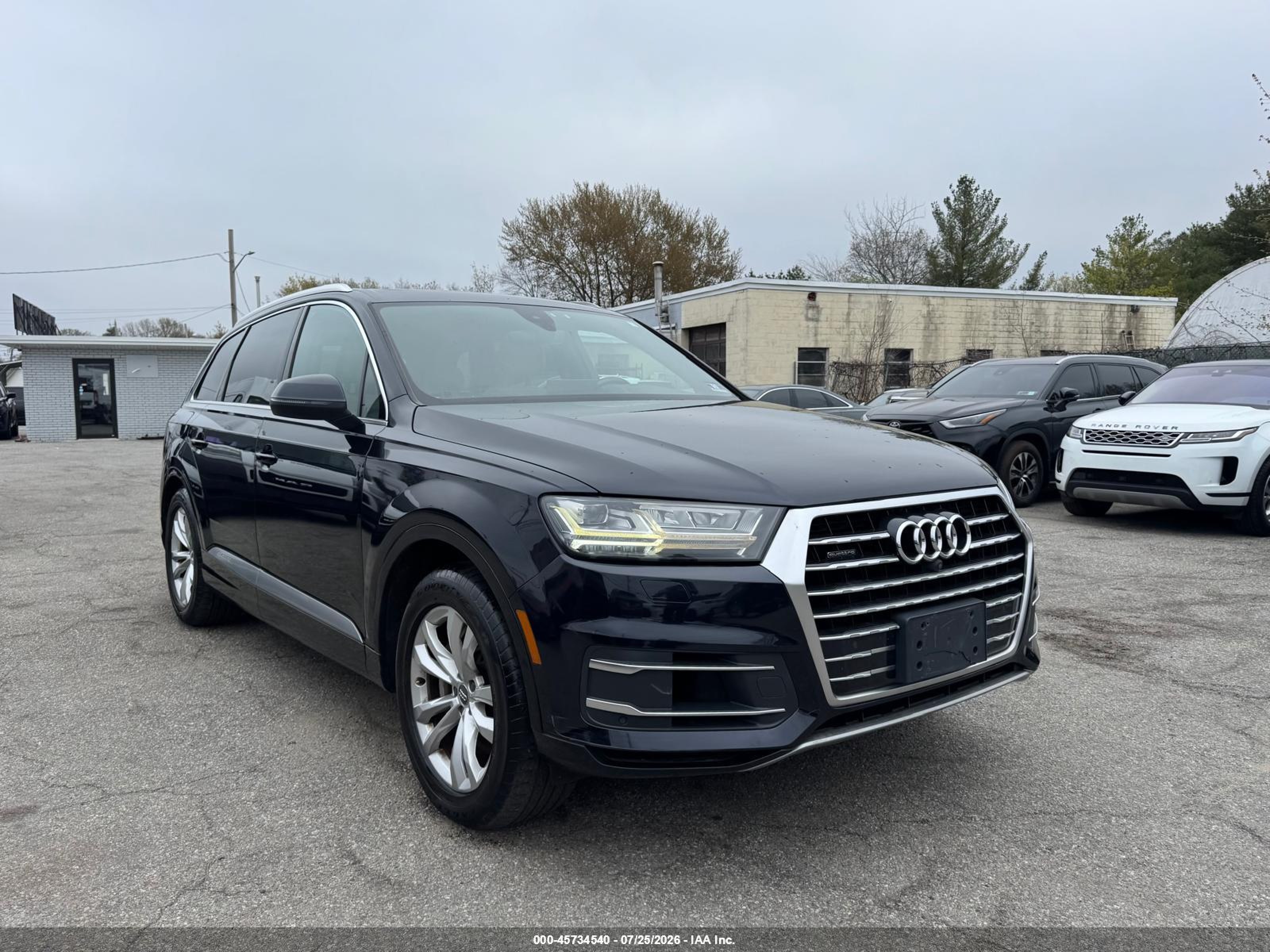 2017 Audi Q7 Premium Plus, VIN WA1LAAF7XHD031470 — Not stated
