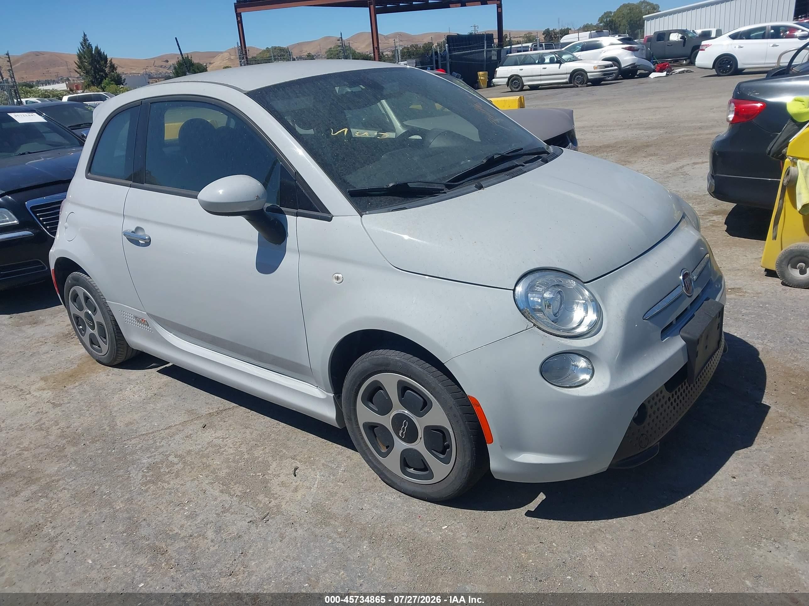 2016 FIAT 500e, VIN 3C3CFFGE2GT229748 — Normal wear