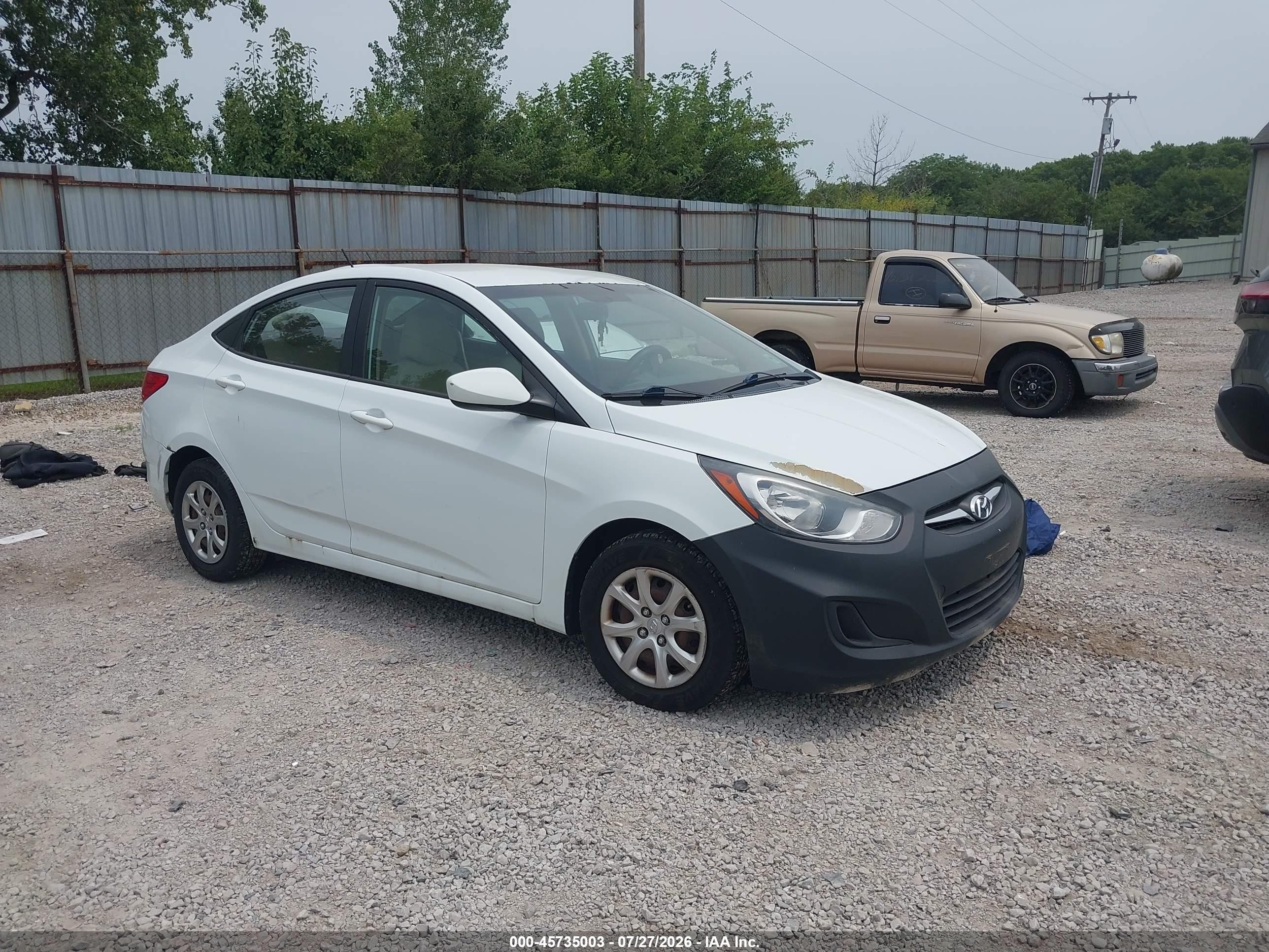 2013 Hyundai Accent GLS, VIN KMHCT4AE7DU381071 — Normal wear