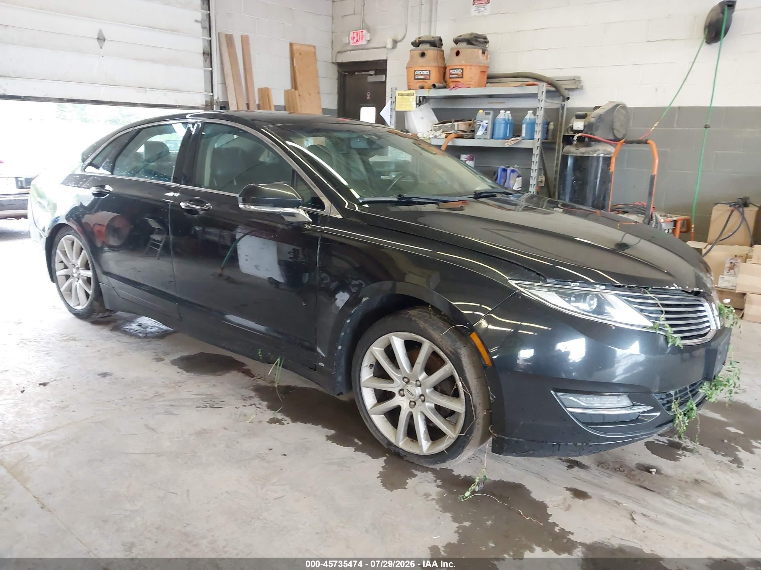 2013 Lincoln MKZ, VIN 3LN6L2J92DR815392 — Normal wear
