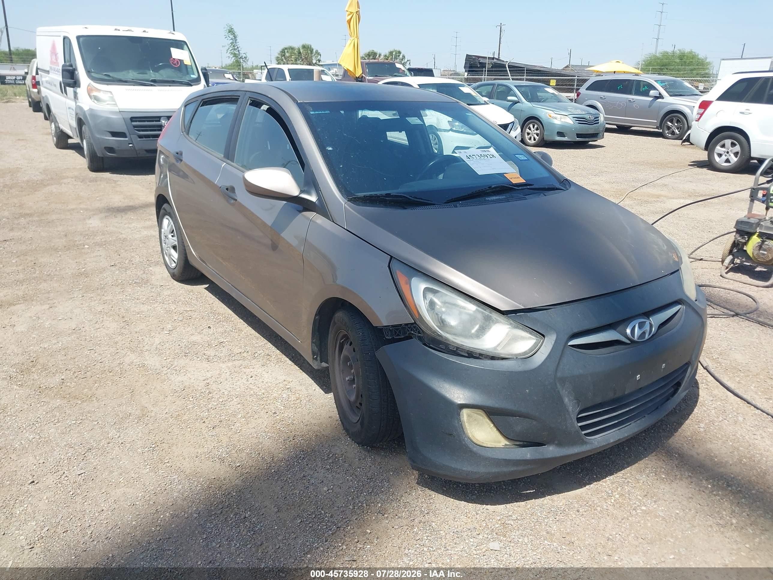 2013 Hyundai Accent GS, VIN KMHCT5AE5DU083950 — Normal wear