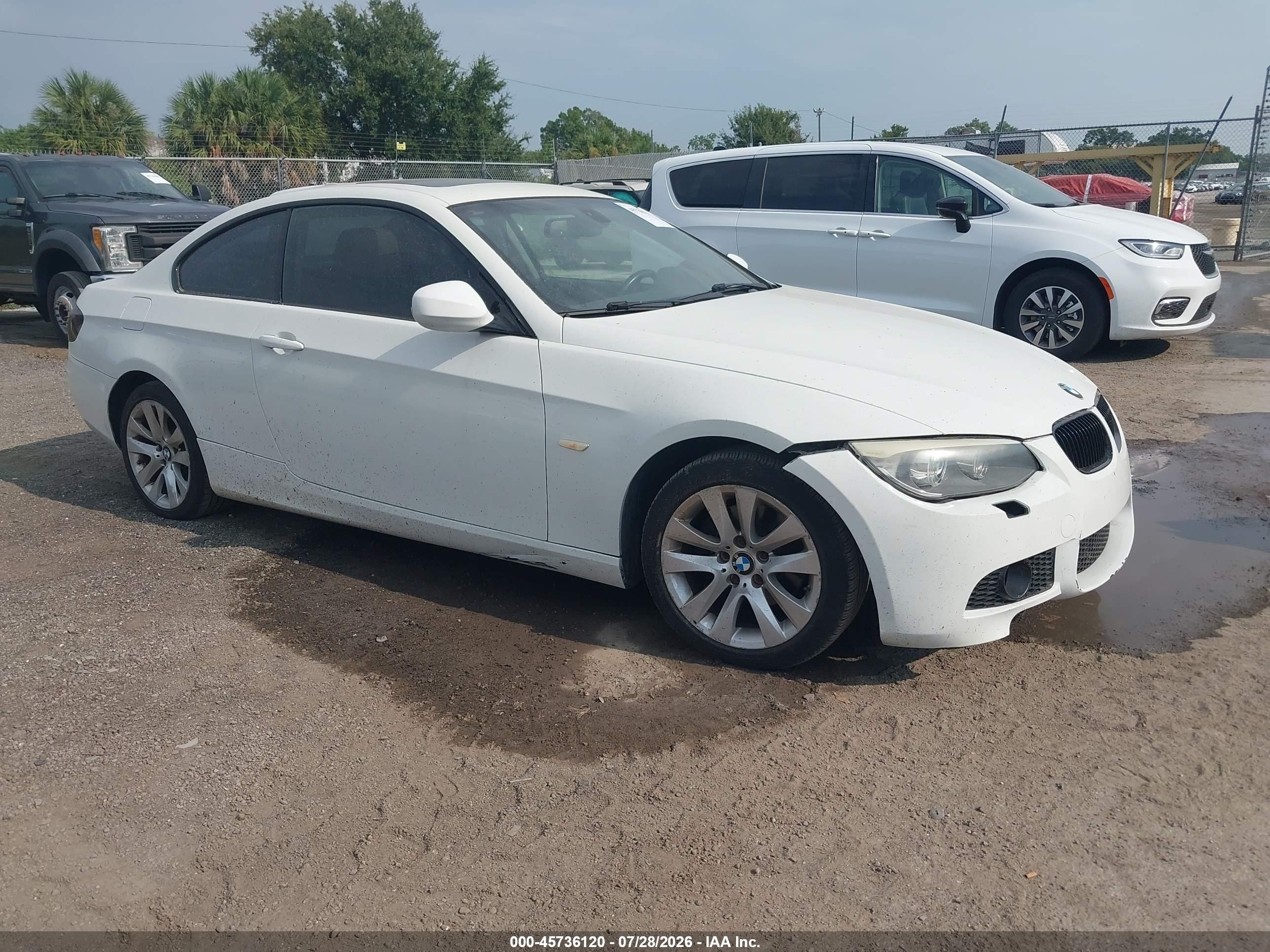 2011 BMW 3 Series 328i xDrive, VIN WBAKF5C54BE655857 — Front end