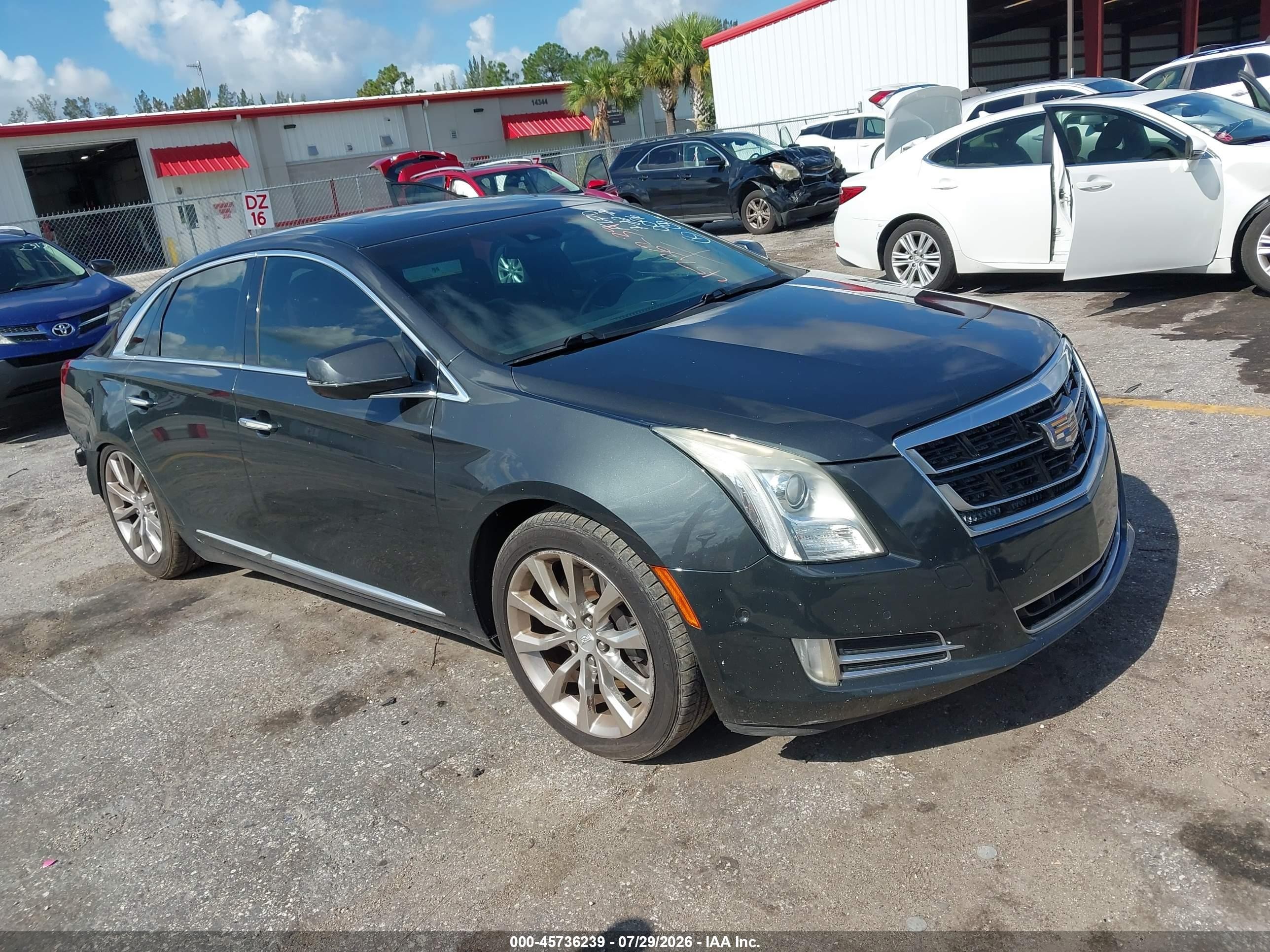 2016 Cadillac XTS Luxury Collection, VIN 2G61M5S36G9110096 — Rear end