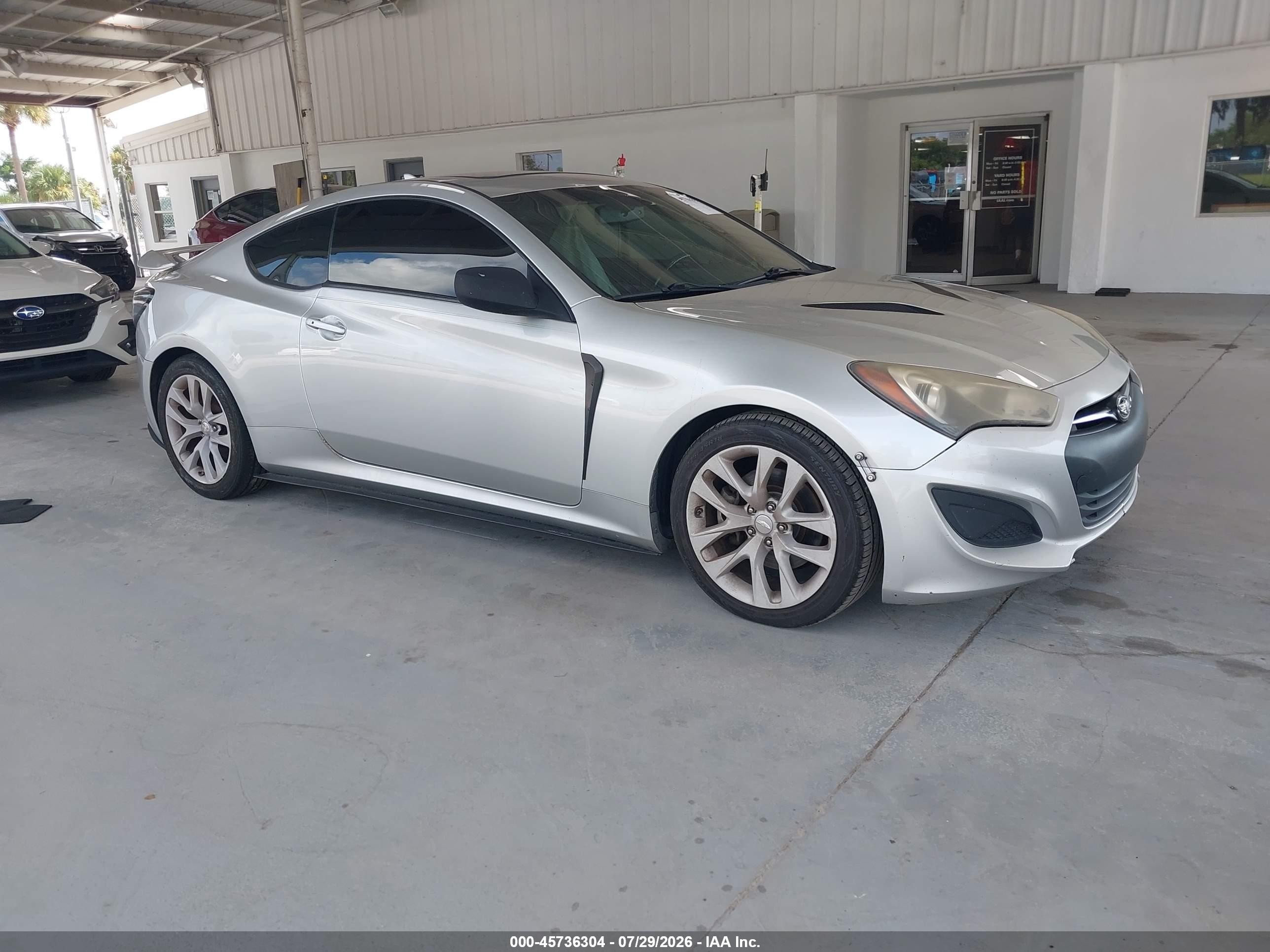 2013 Hyundai Genesis Coupe 2.0T, VIN KMHHT6KD2DU086970 — Side