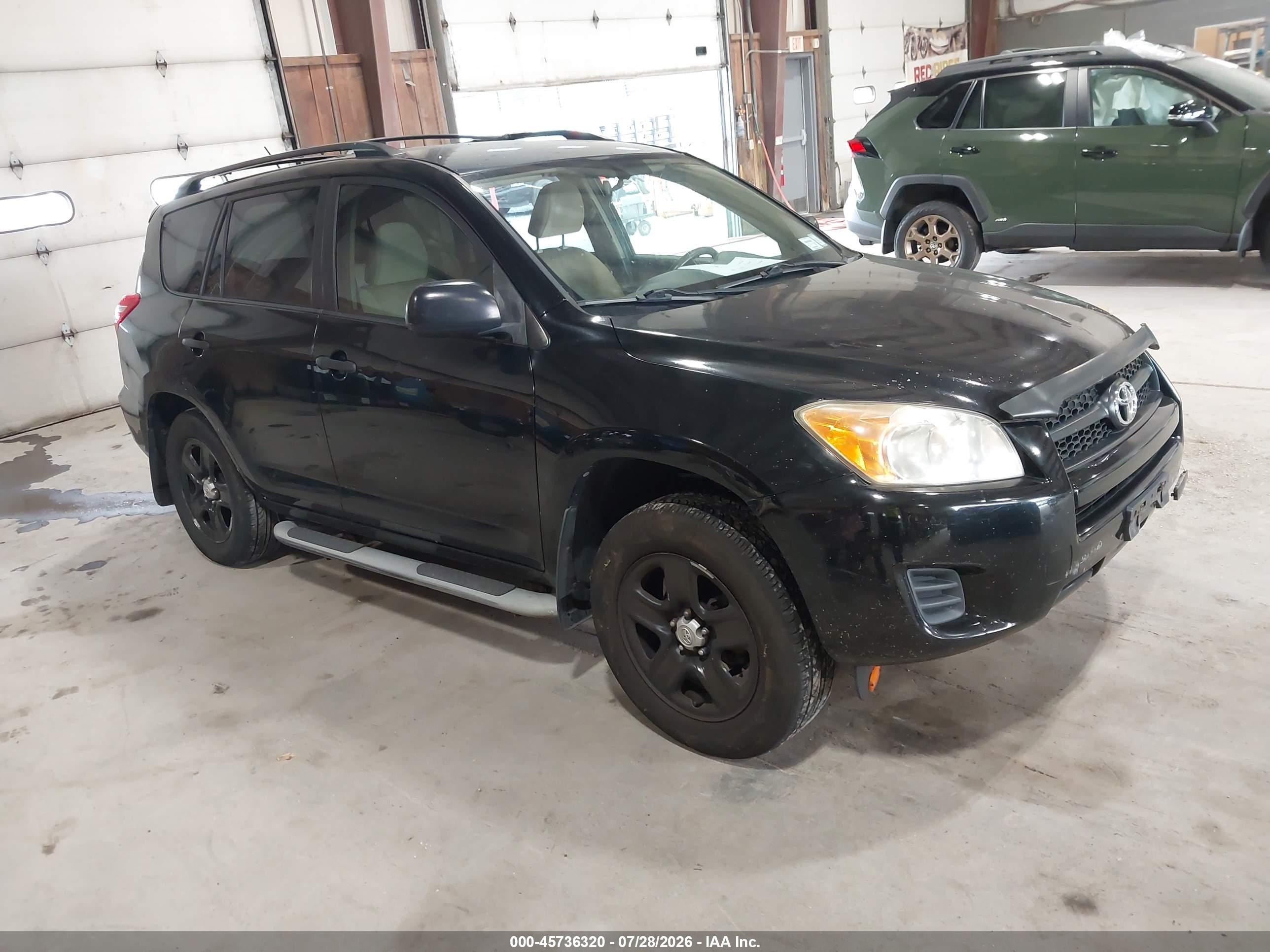 2009 Toyota RAV4, VIN JTMBF33V49D019639 — Rear end