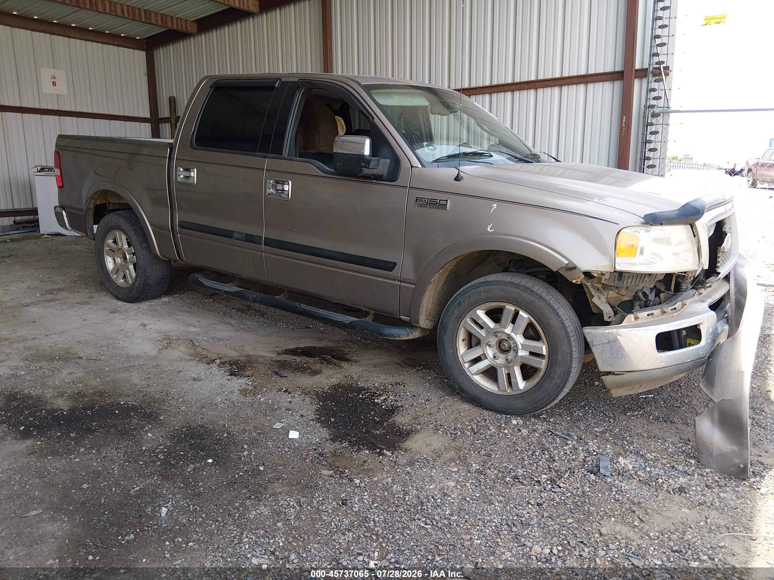 2004 Ford F-150 XLT, VIN 1FTPW12554KB72126 — Front end