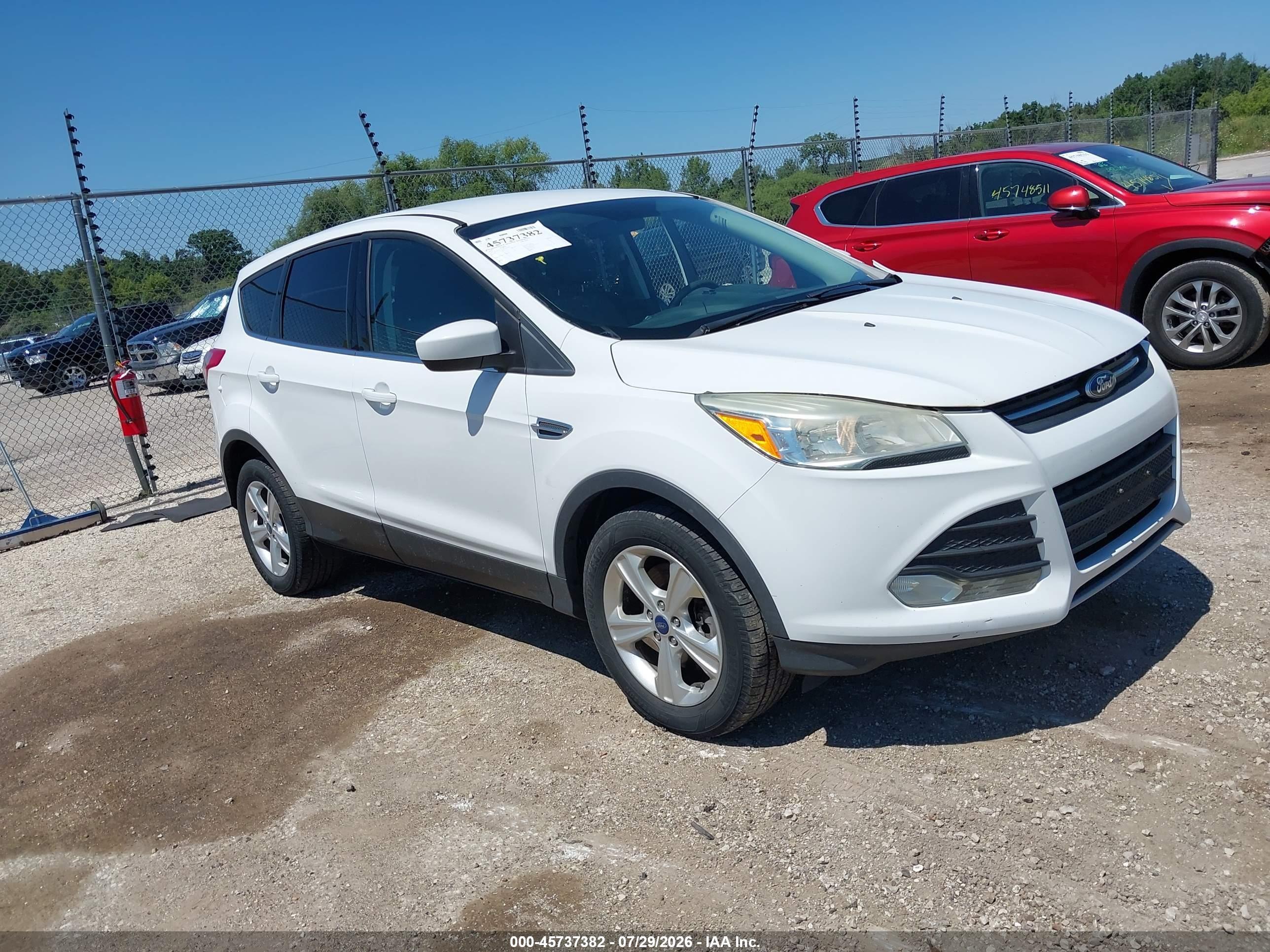 2015 Ford Escape SE, VIN 1FMCU9GX3FUB13737 — Front end