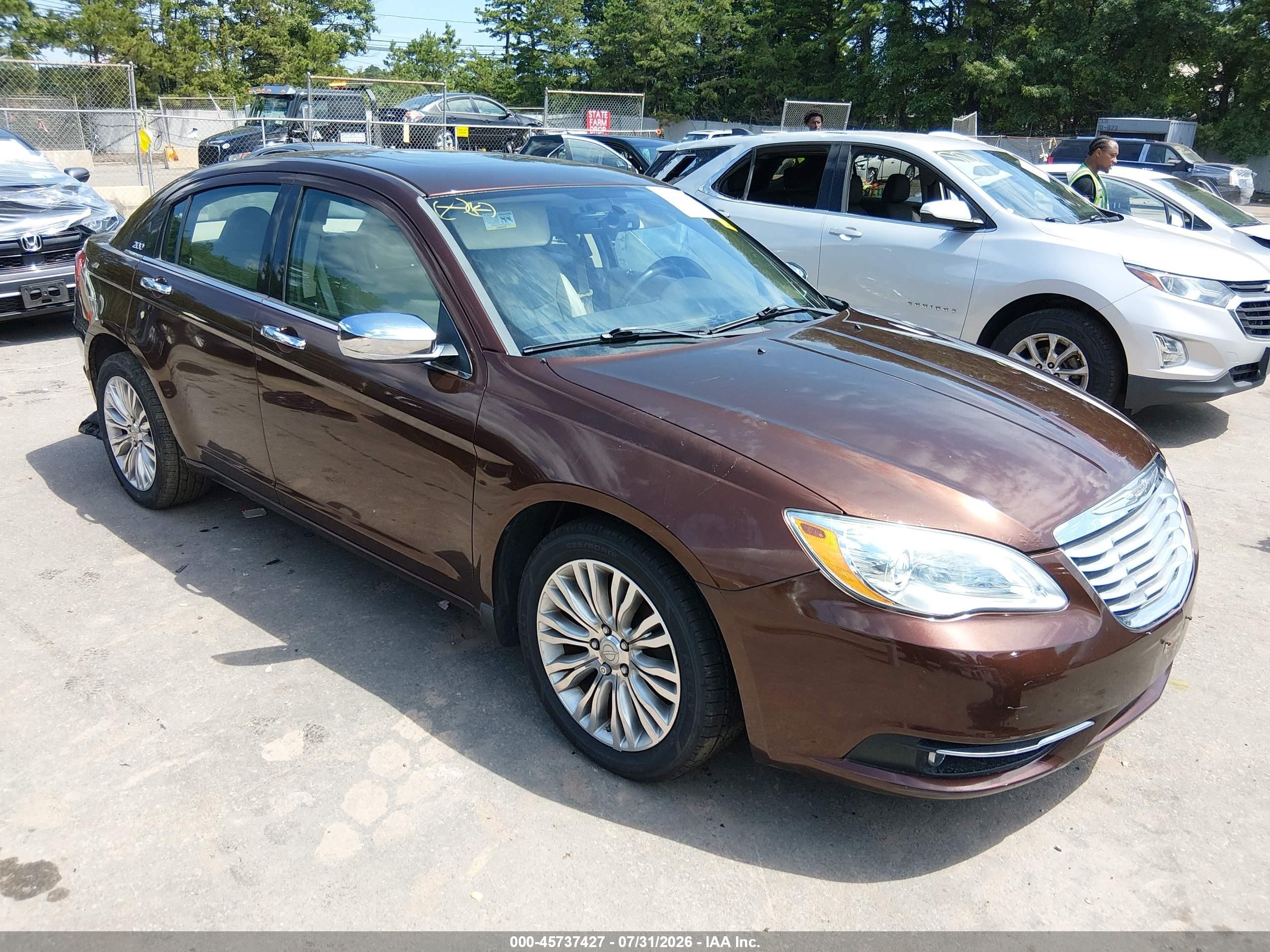 2012 Chrysler 200 Limited, VIN 1C3CCBCB0CN169606 — Бок