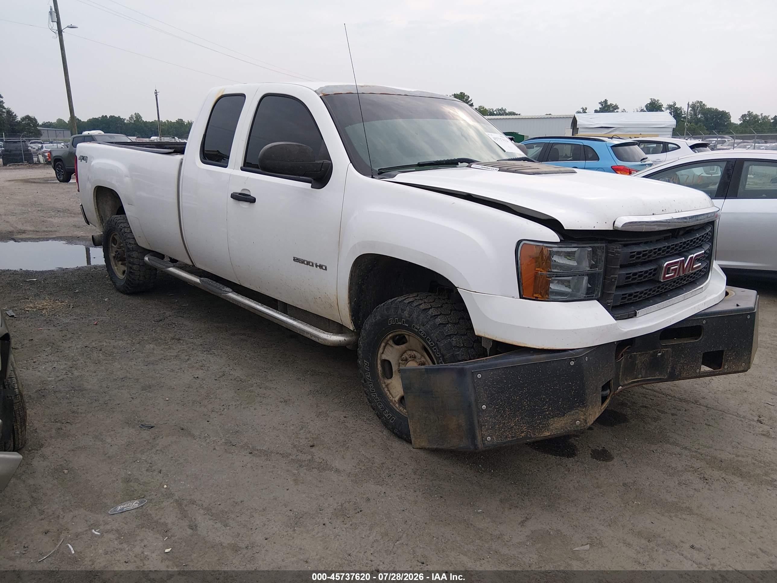 2012 GMC Sierra 2500HD SLT, VIN 1GT22ZE82CZ293888 — Front end