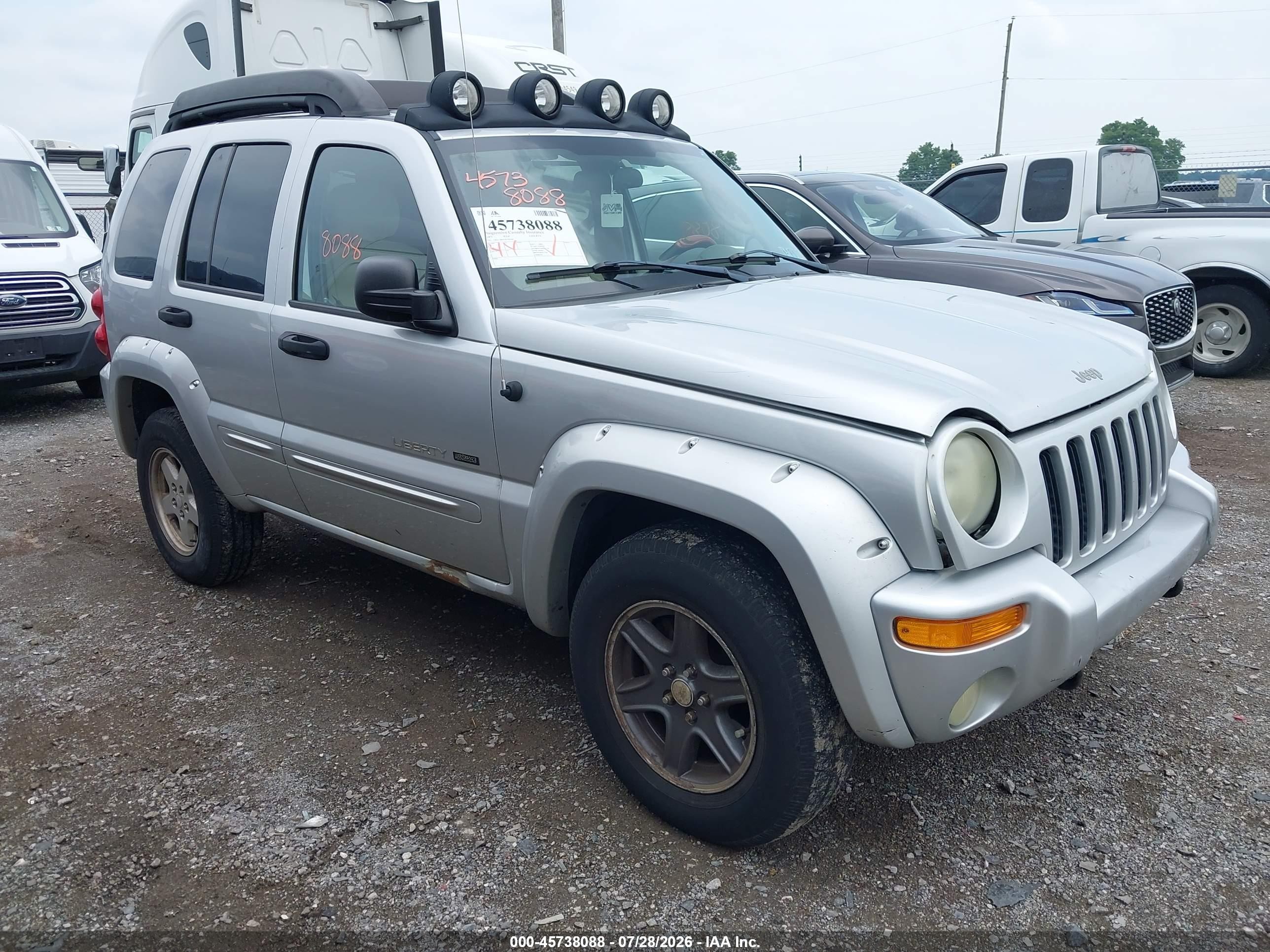 2003 Jeep Liberty Renegade, VIN 1J4GL38K93W569583 — Перед