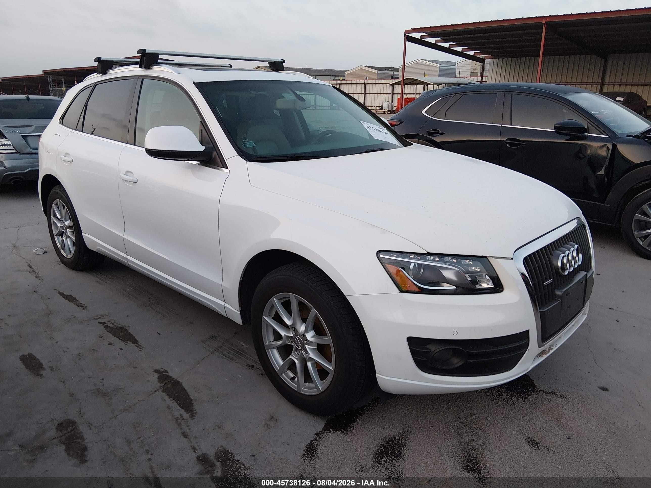 2011 Audi Q5 Premium Plus, VIN WA1LFAFP2BA016374 — Normal wear