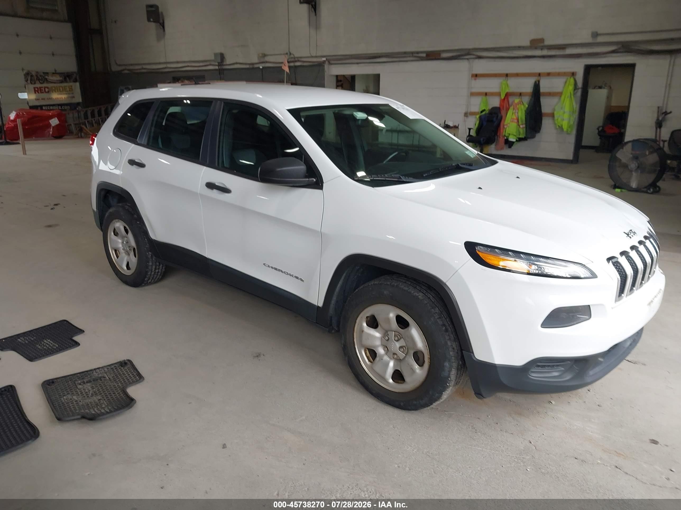 2014 Jeep Cherokee Sport, VIN 1C4PJMAB8EW287000 — Front end
