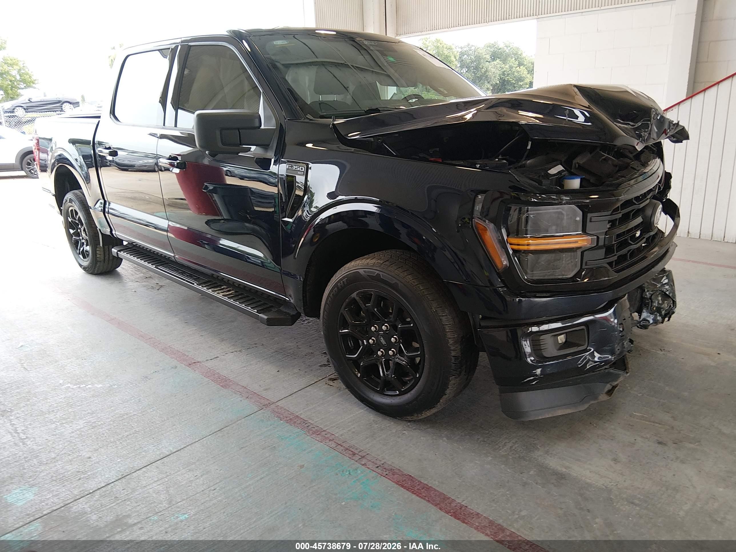 2024 Ford F-150 XLT, VIN 1FTEW3KP8RKD79086 — Front end