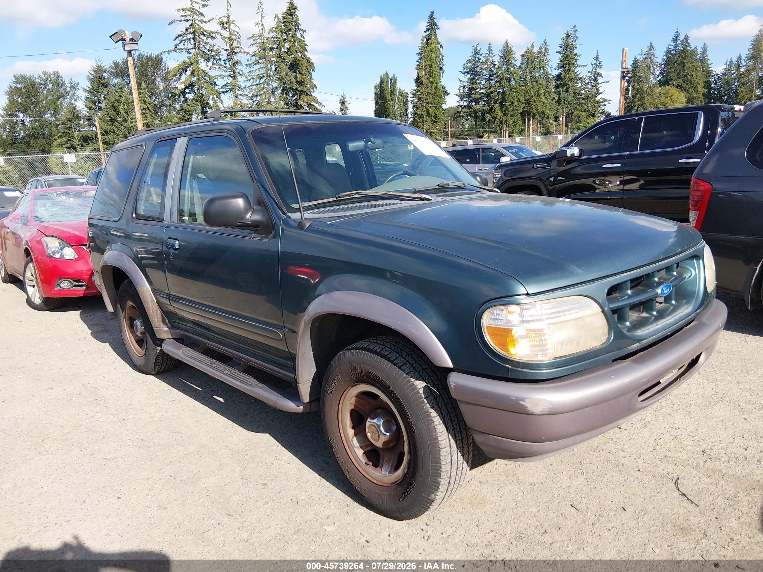 1997 Ford Explorer Eddie Bauer, VIN 1FMCU22XXVUD03760 — Side
