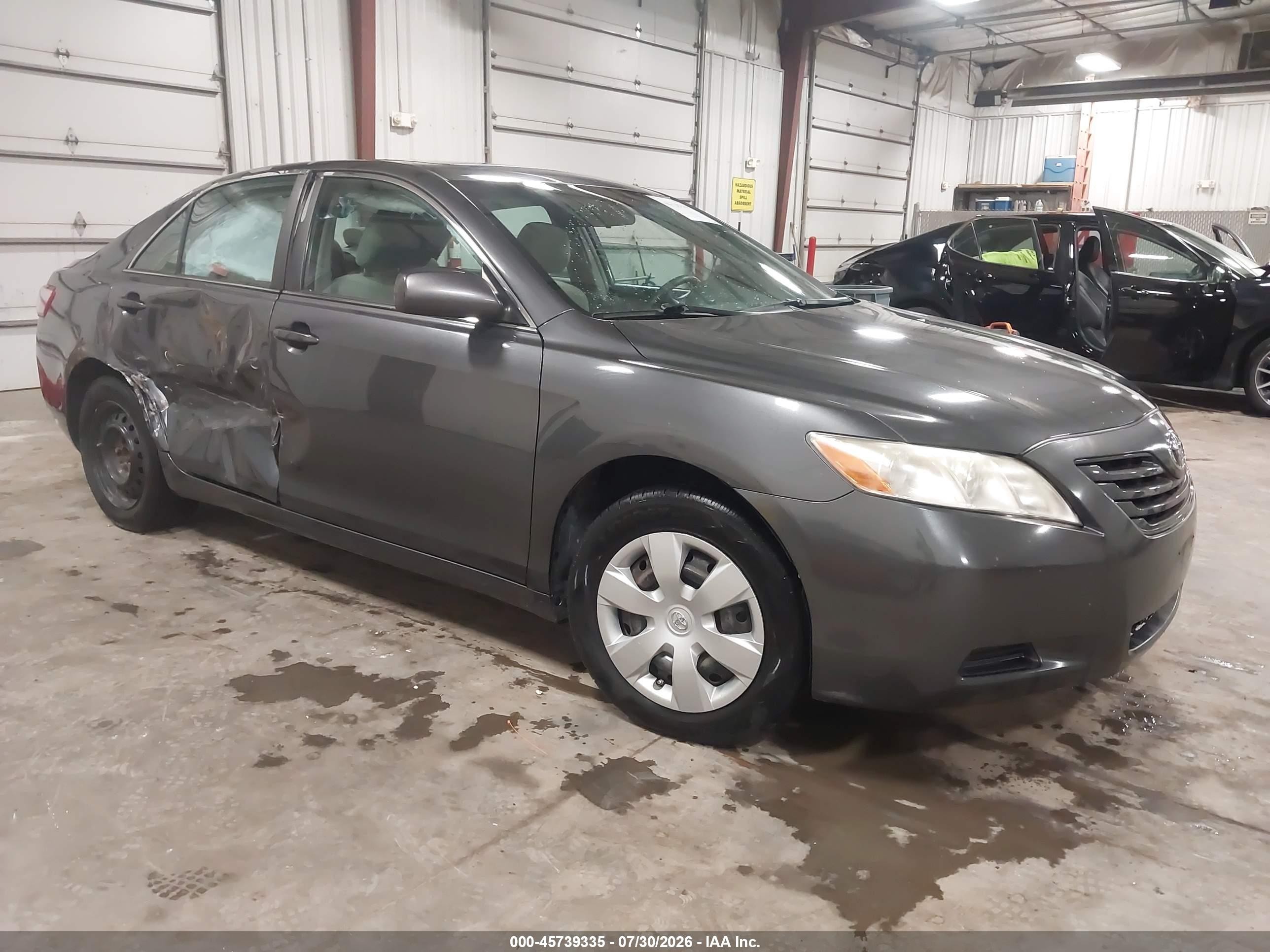 2009 Toyota Camry LE, VIN 4T4BE46K29R104524 — Бок