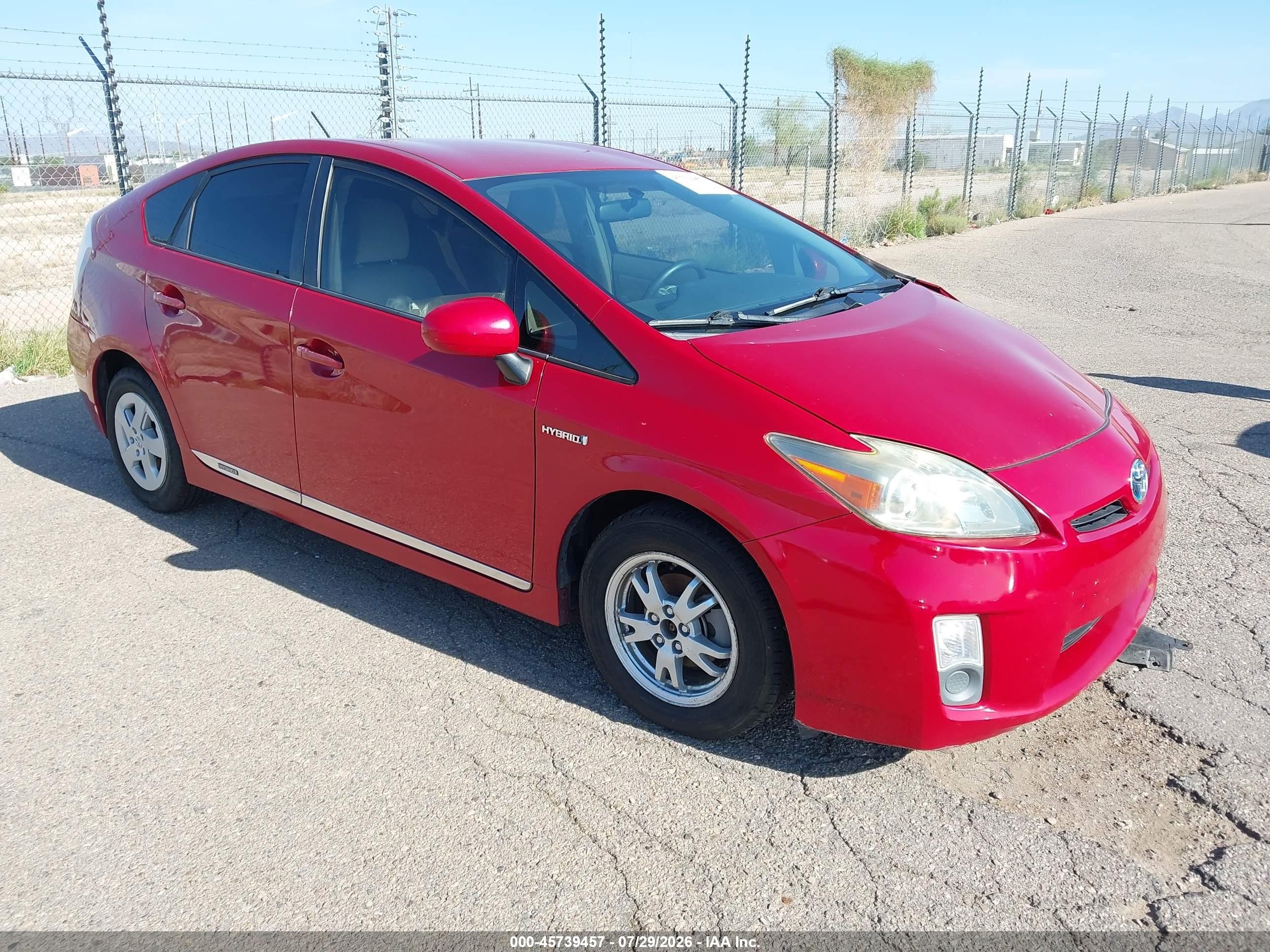 2010 Toyota Prius III, VIN JTDKN3DU5A0179338 — Front end