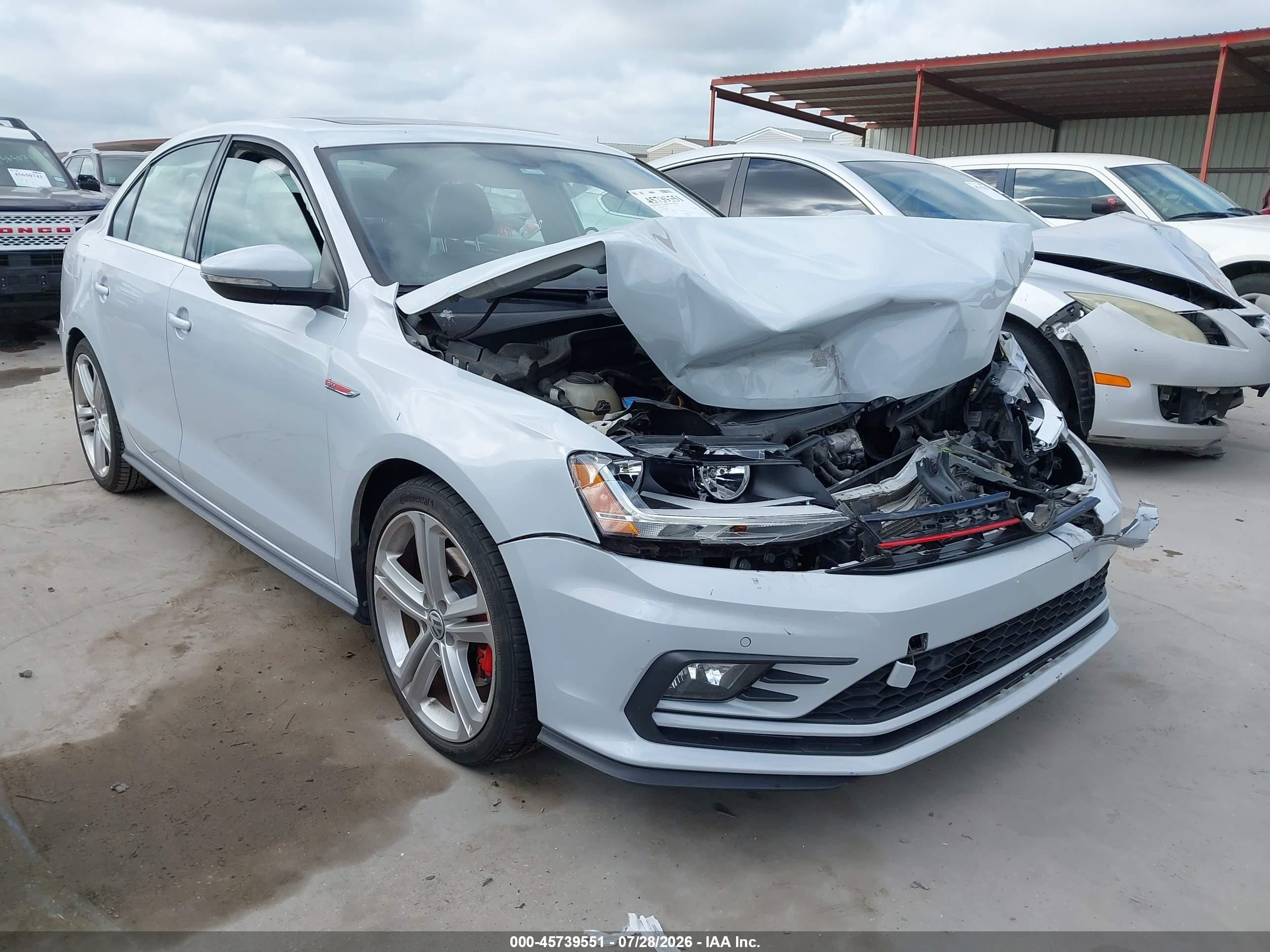 2017 Volkswagen Jetta GLI, VIN 3VW4T7AJ3HM307550 — Перед