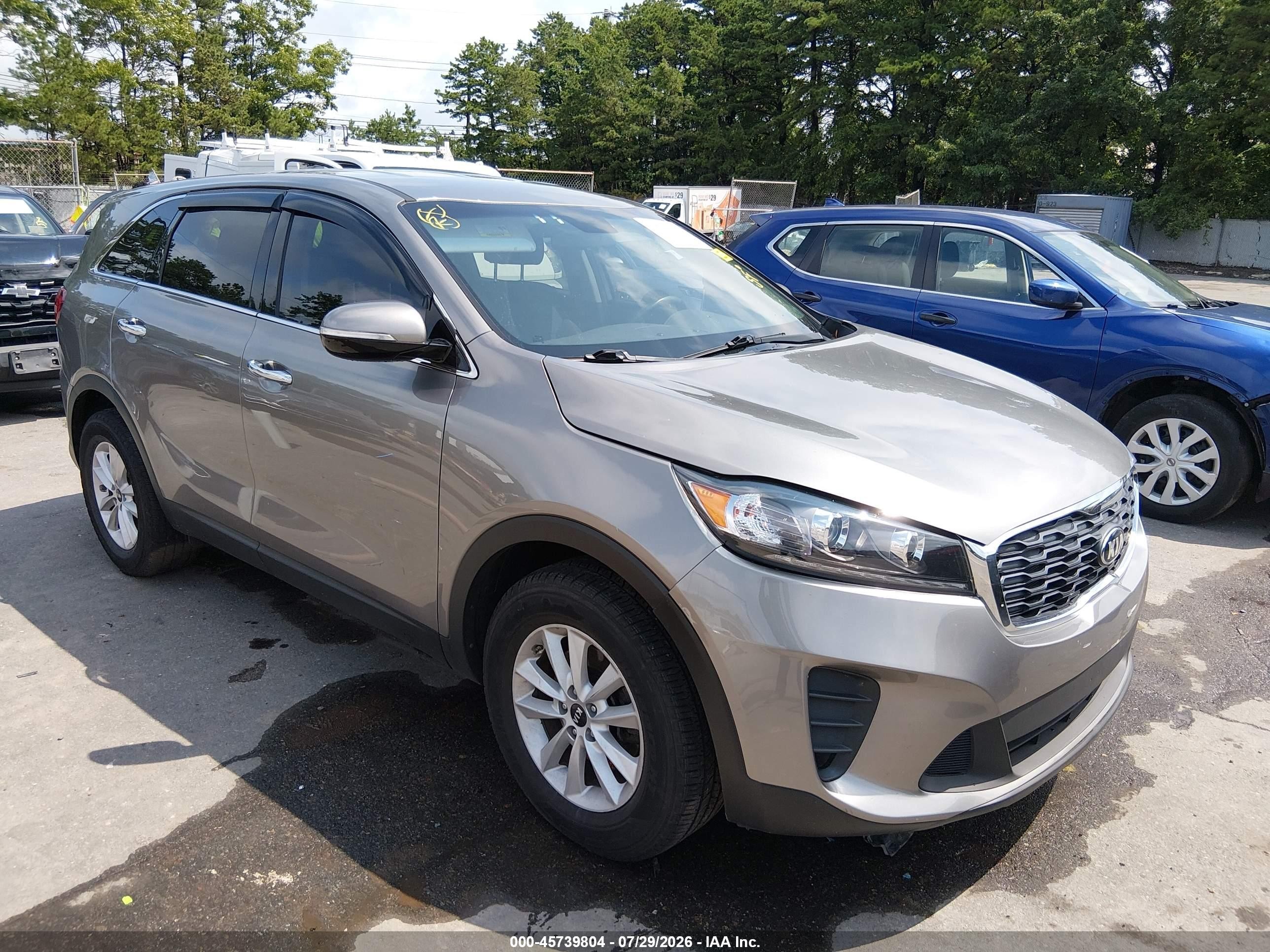 2019 Kia Sorento LX, VIN 5XYPGDA3XKG514817 — Rear end