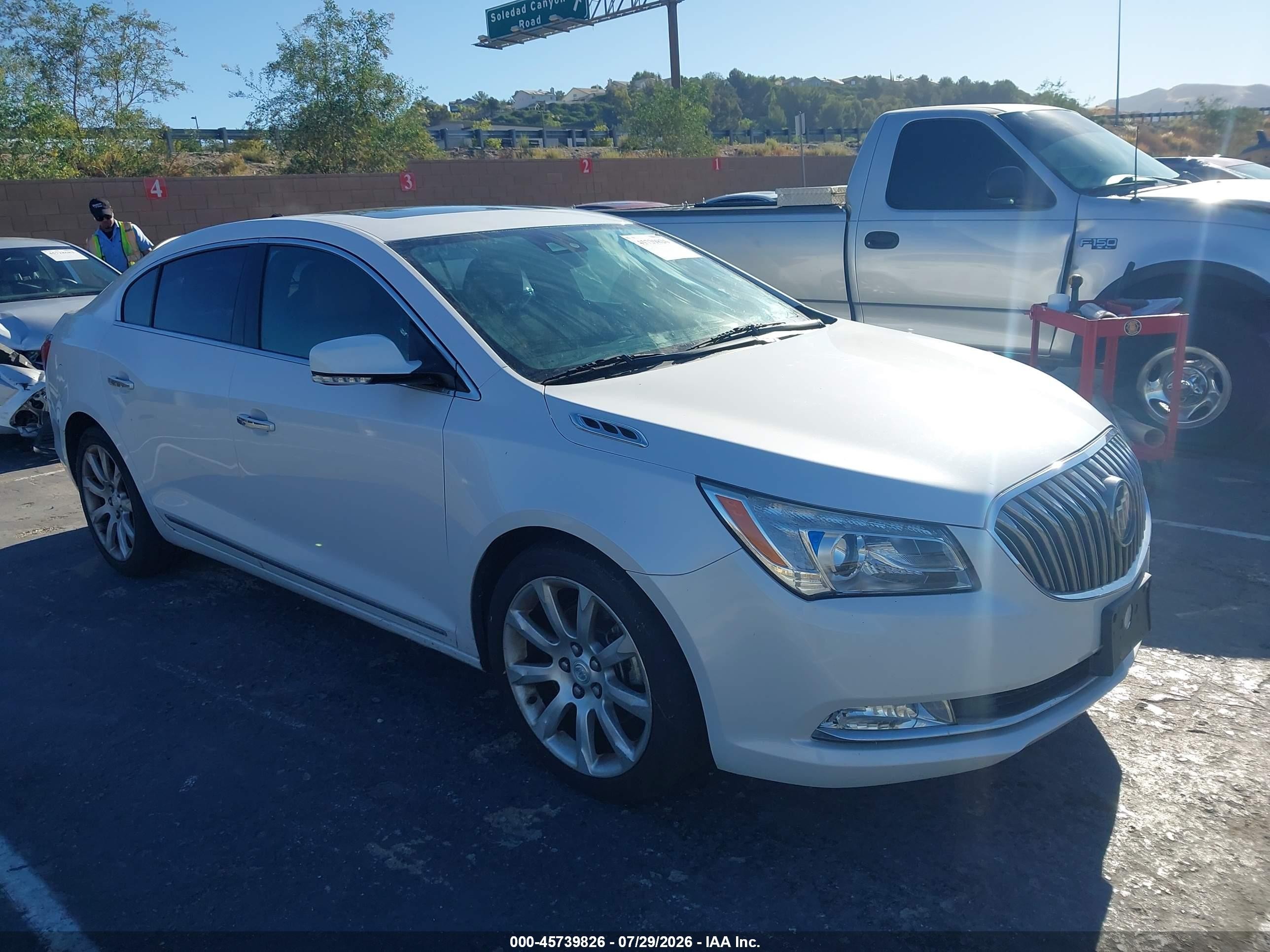 2015 Buick LaCrosse Premium I, VIN 1G4GD5G31FF229045 — Normal wear