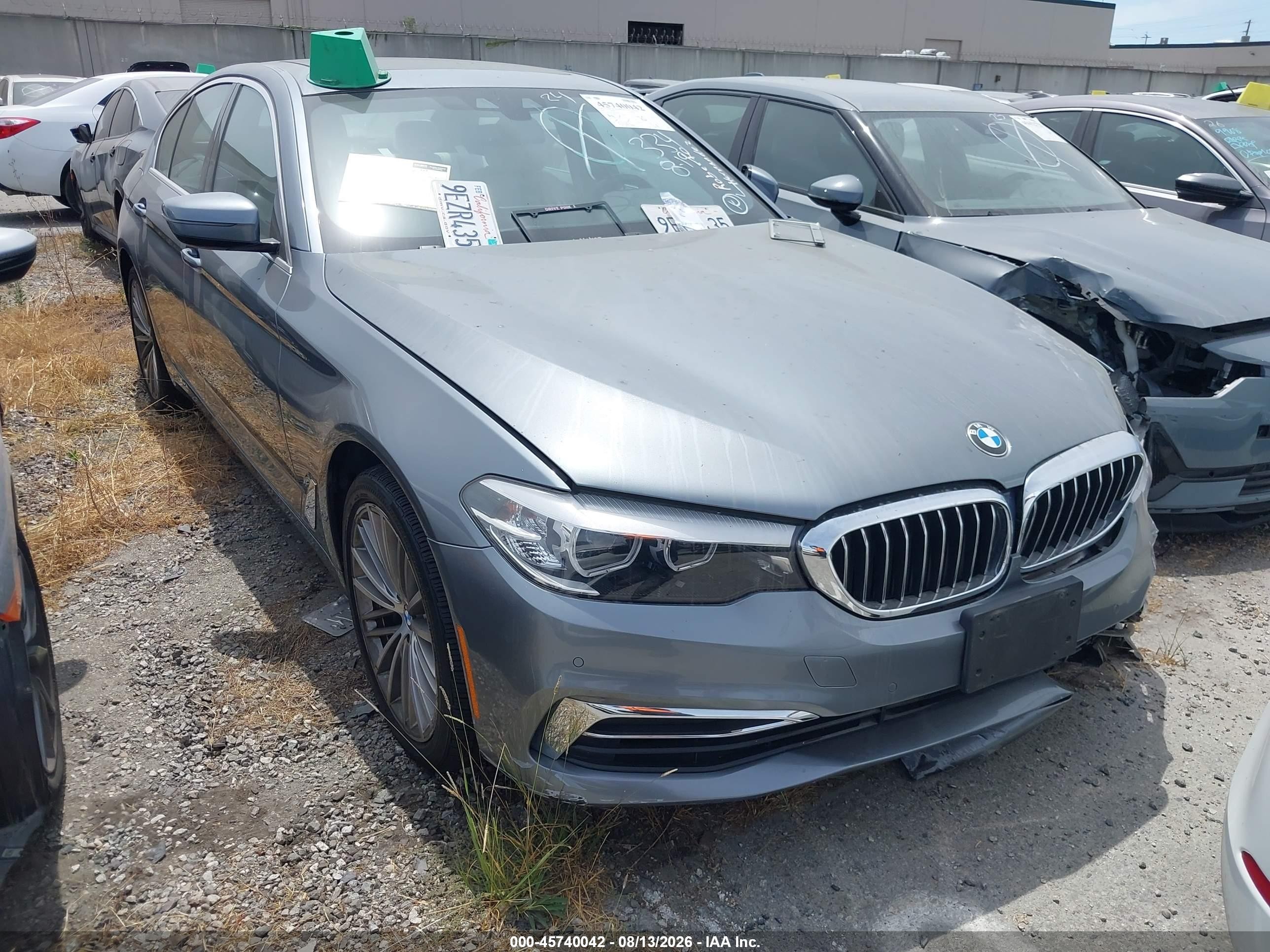 2020 BMW 5 Series 530e, VIN WBAJA9C00LCD38891 — Front end