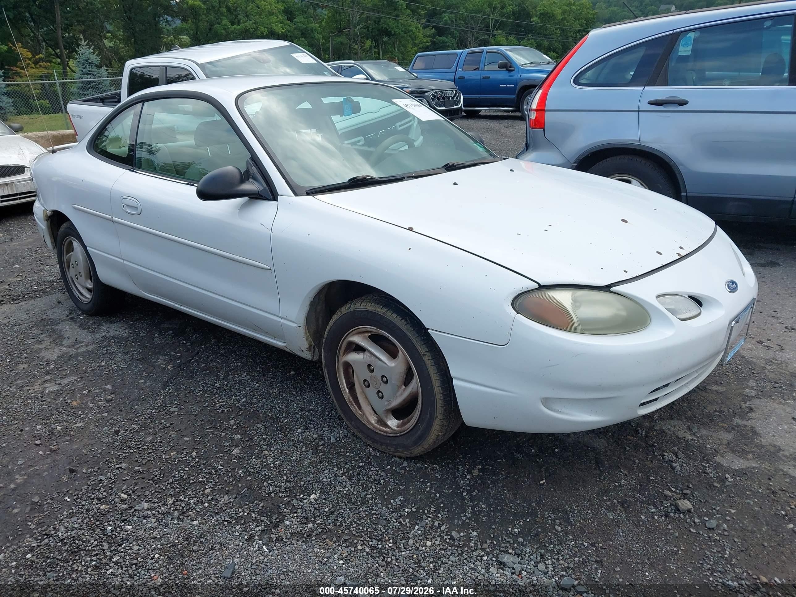 2002 Ford Escort ZX2 Standard, VIN 3FAFP113X2R150601 — Front end