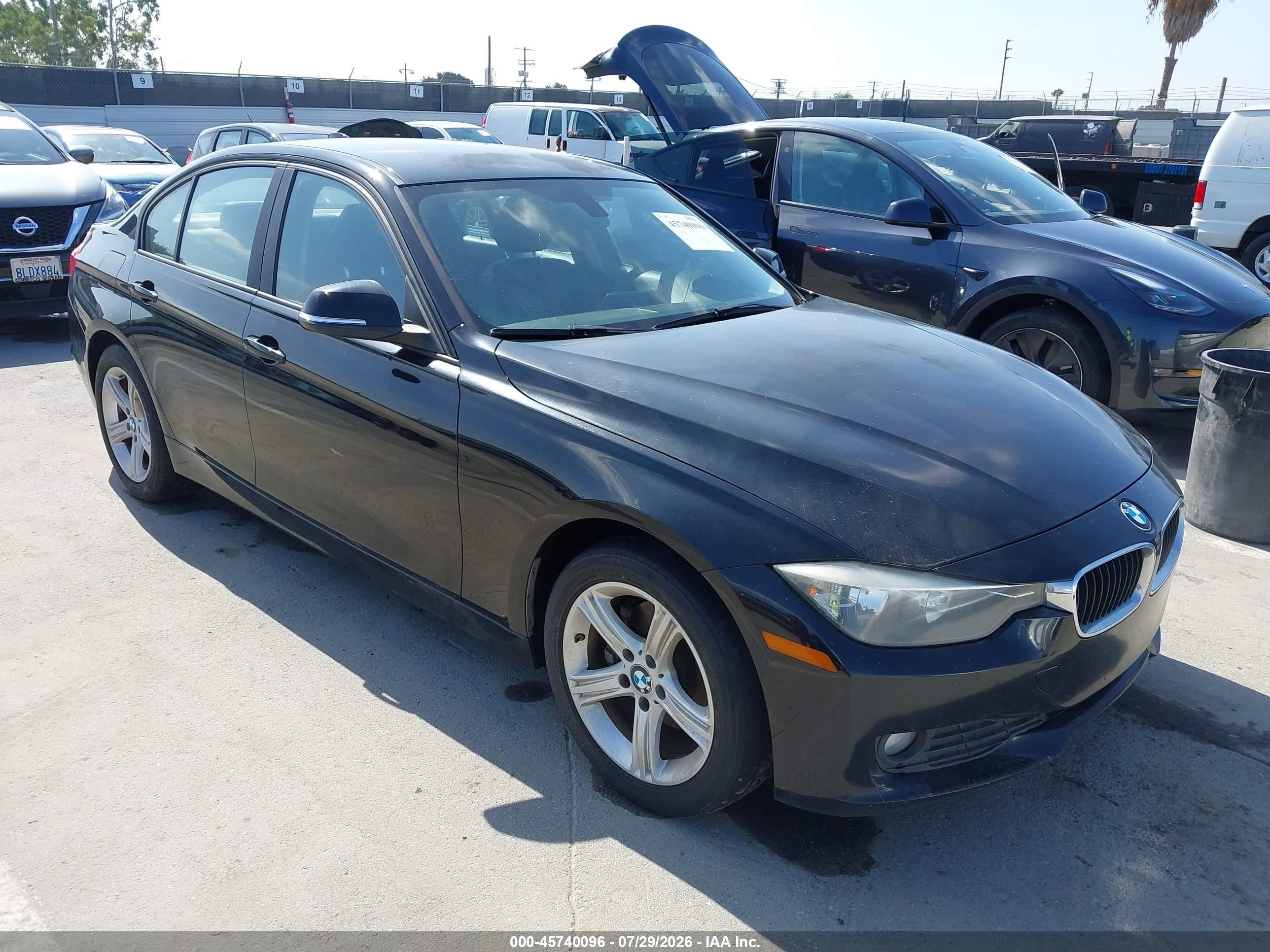 2015 BMW 3 Series 320i, VIN WBA3B1C53FK136413 — Normal wear