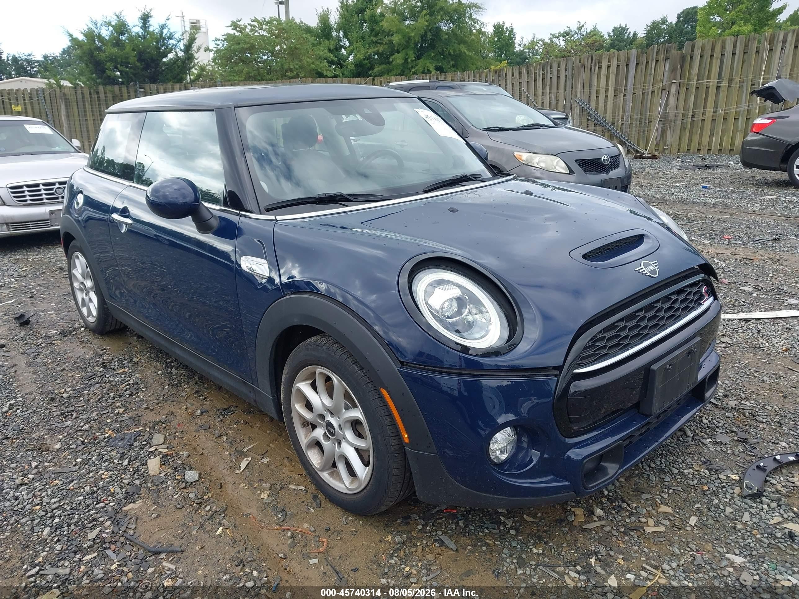 2019 MINI Hardtop Cooper S, VIN WMWXP7C55K2A52774 — Side