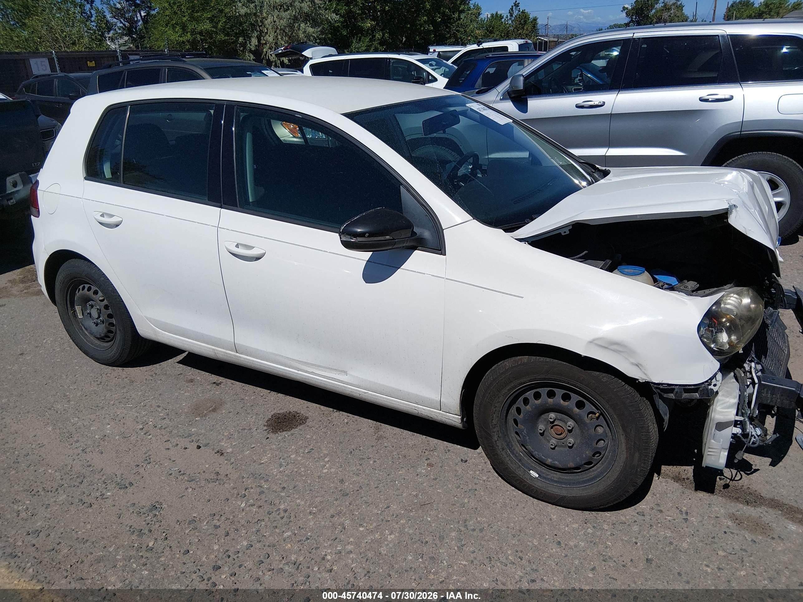 2014 Volkswagen Golf, VIN WVWDB7AJ0EW001665 — Normal wear