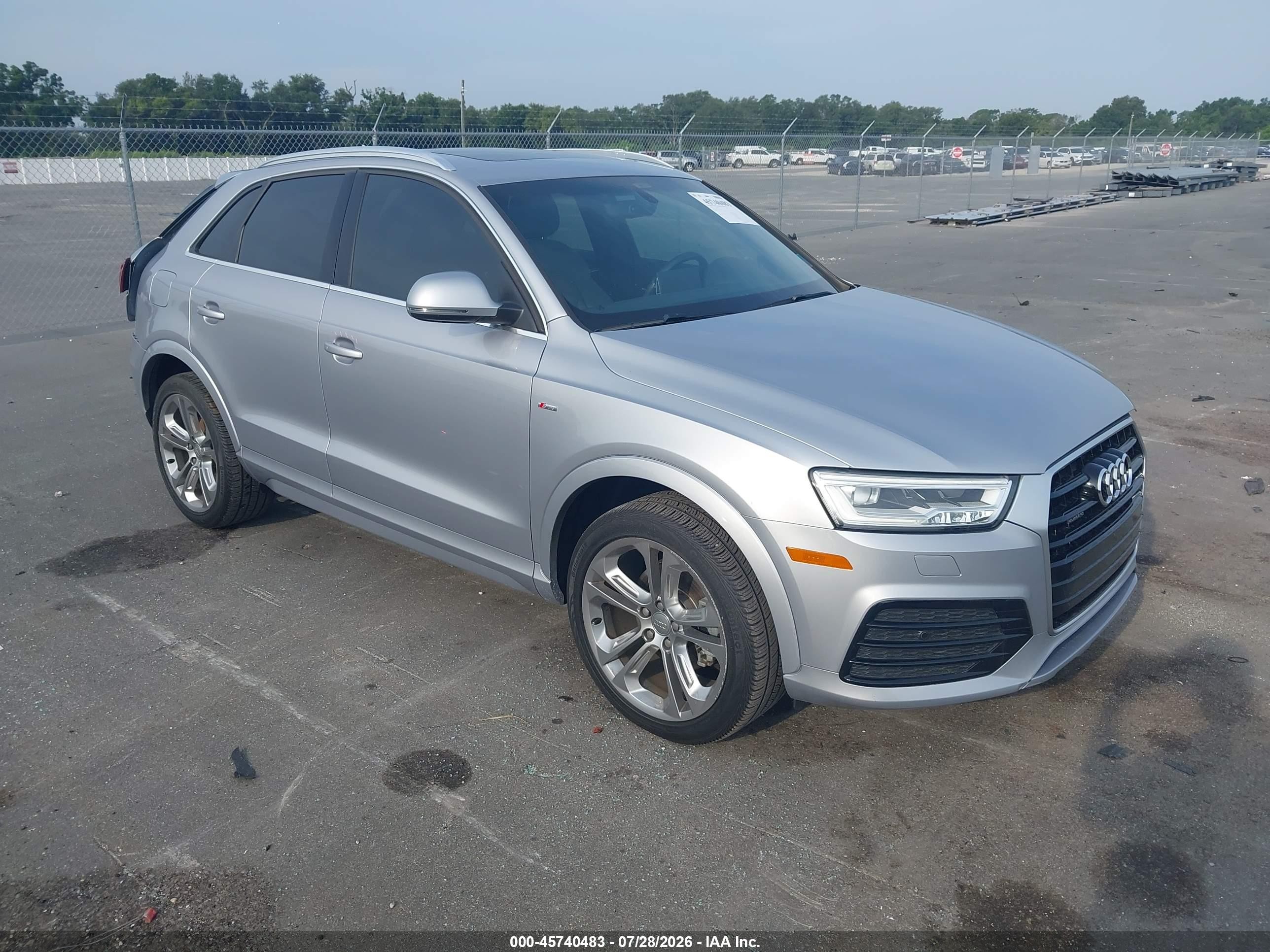 2016 Audi Q3 Prestige, VIN WA1GFCFS1GR018143 — Rear end