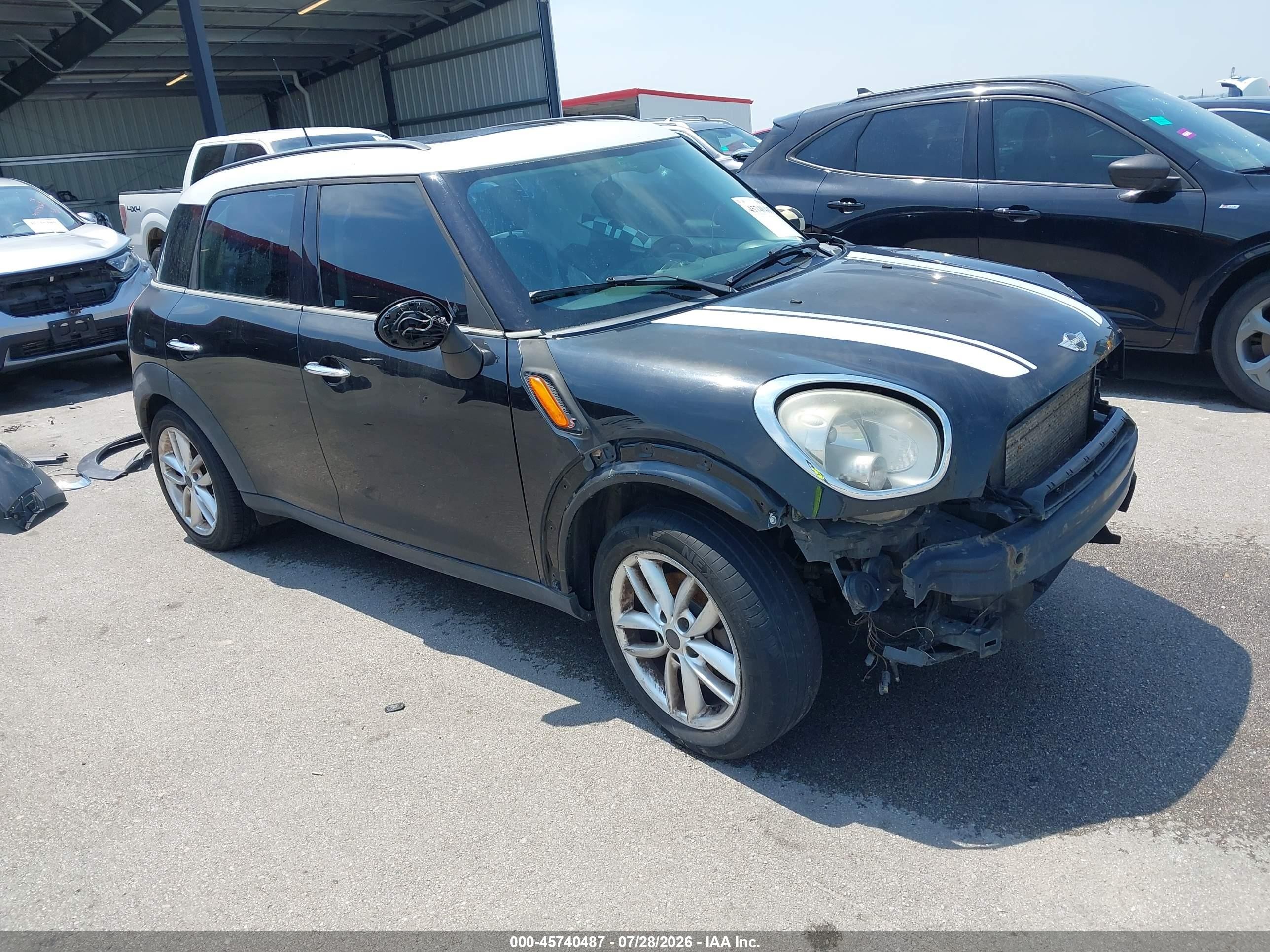 2012 MINI Countryman S, VIN WMWZC3C51CWL86157 — Front end