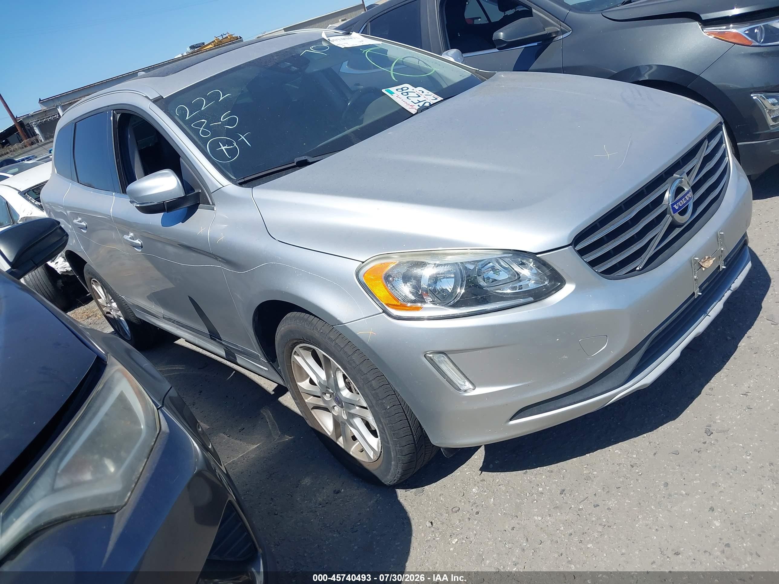 2016 Volvo XC60 T5 Premier, VIN YV4612RK3G2782880 — Vandalism