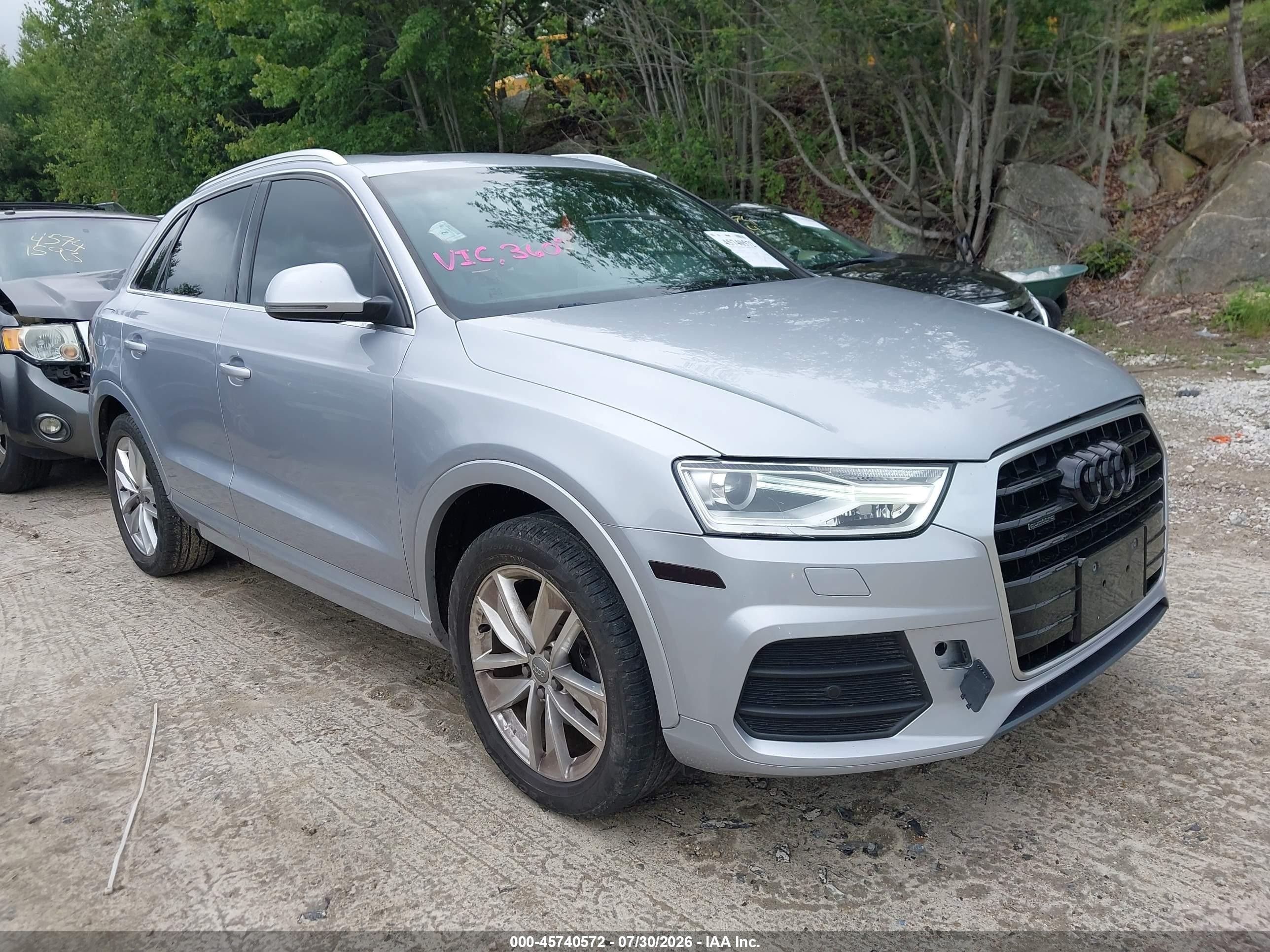 2016 Audi Q3 Premium Plus, VIN WA1EFCFSXGR013000 — Front end