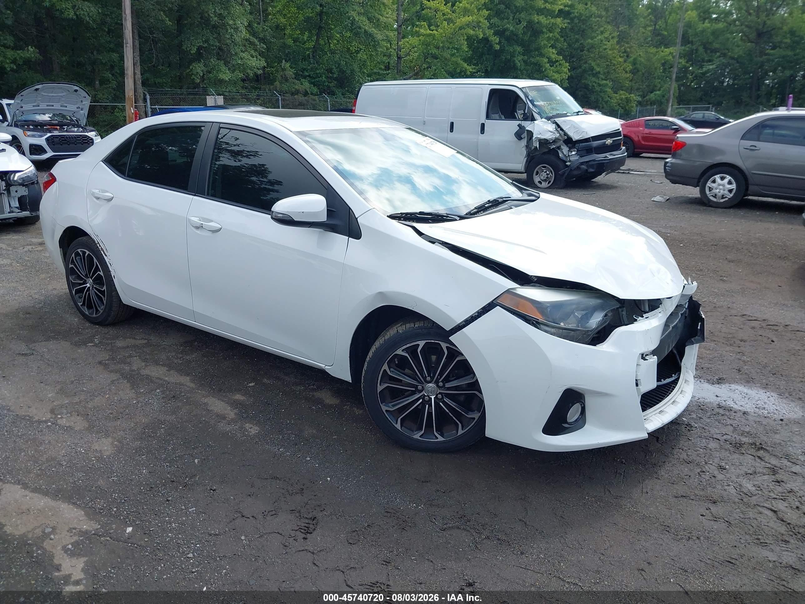 2016 Toyota Corolla S, VIN 2T1BURHE5GC661752 — Front end
