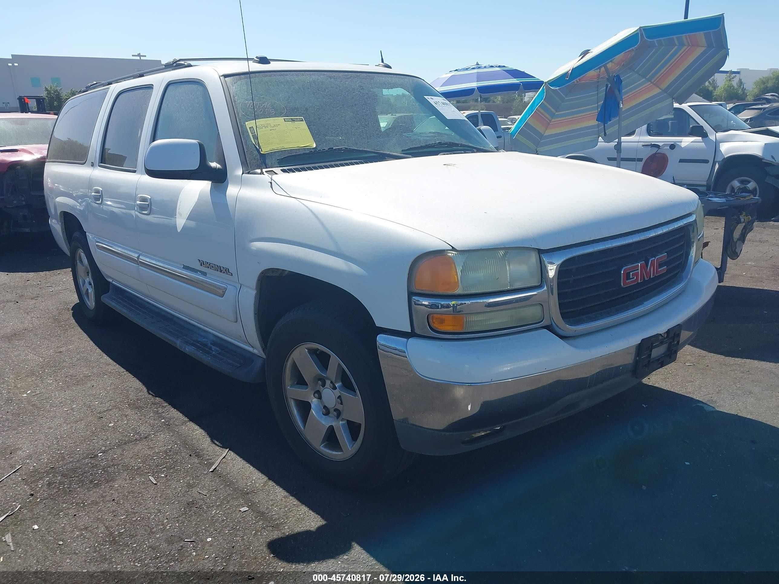 2004 GMC Yukon XL SLT, VIN 3GKEC16T44G215553 — Side