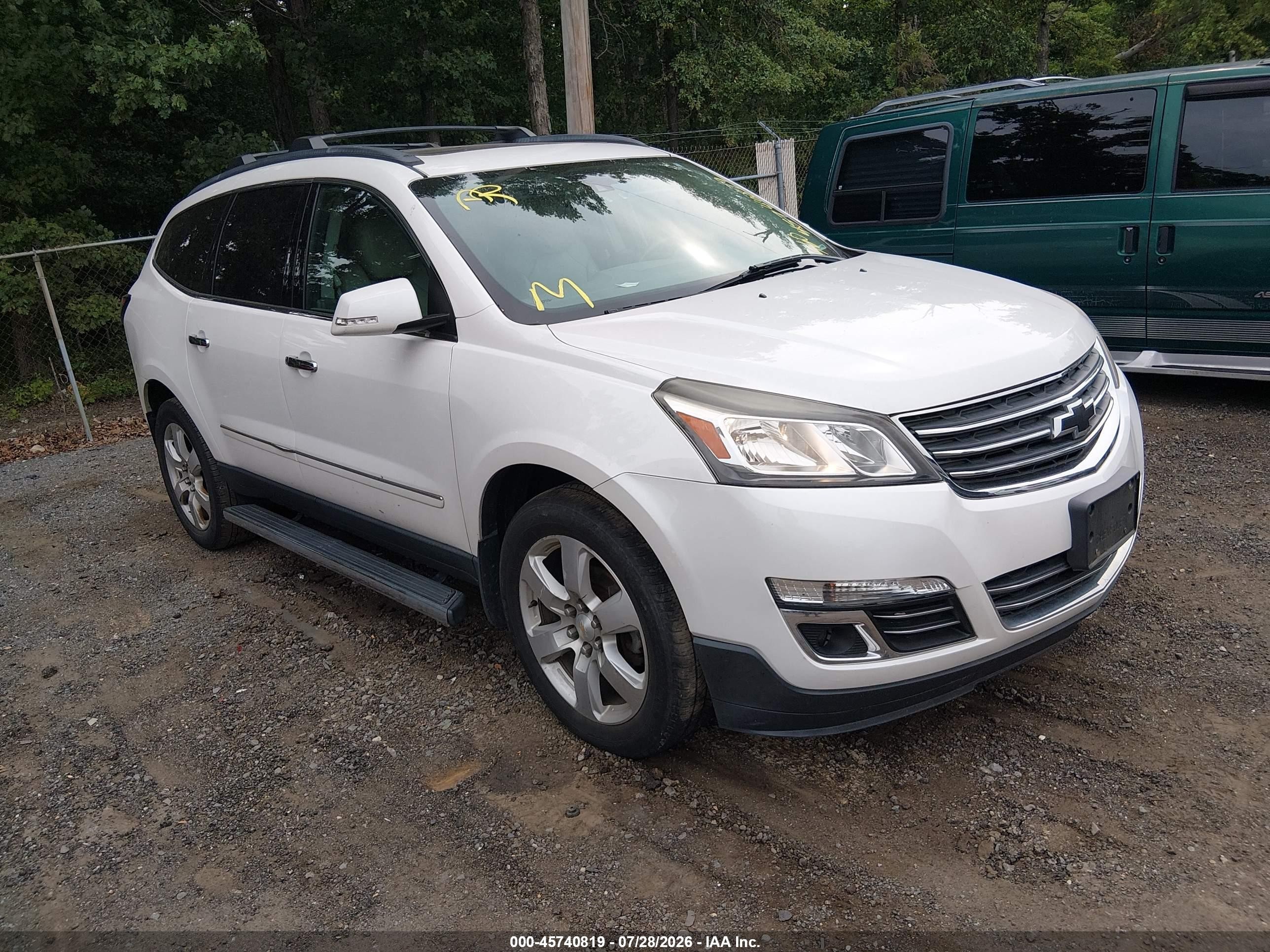 2017 Chevrolet Traverse Premier, VIN 1GNKRJKD8HJ305988 — Normal wear