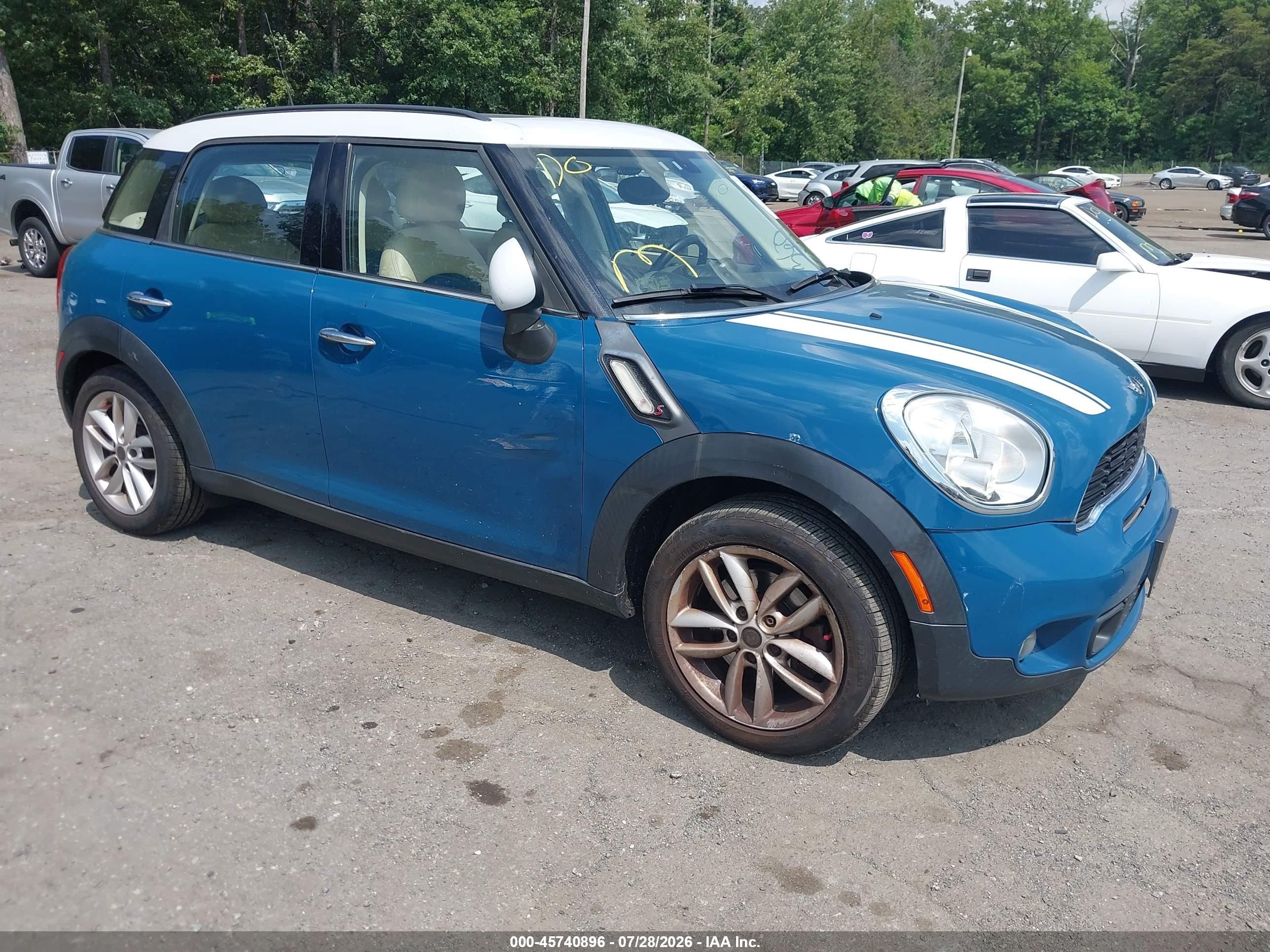 2011 MINI Countryman S, VIN WMWZC3C57BWL80314 — Front end