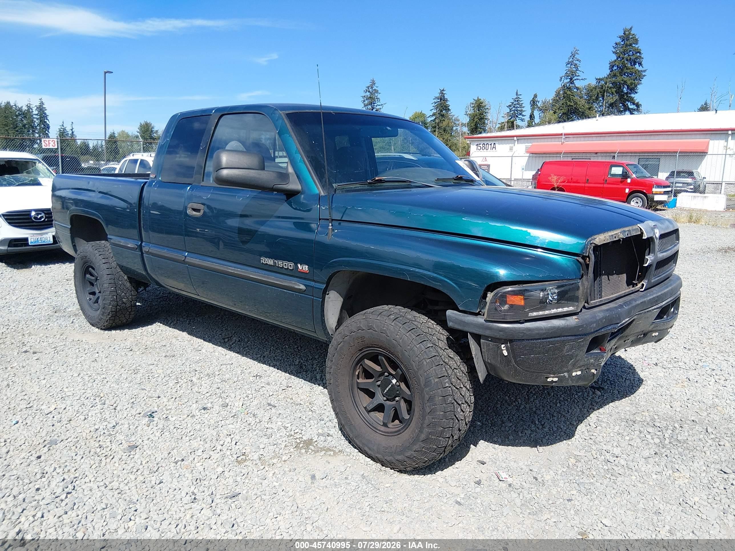 1998 Dodge 1500, VIN 1B7HF13ZXWJ223778 — Перед