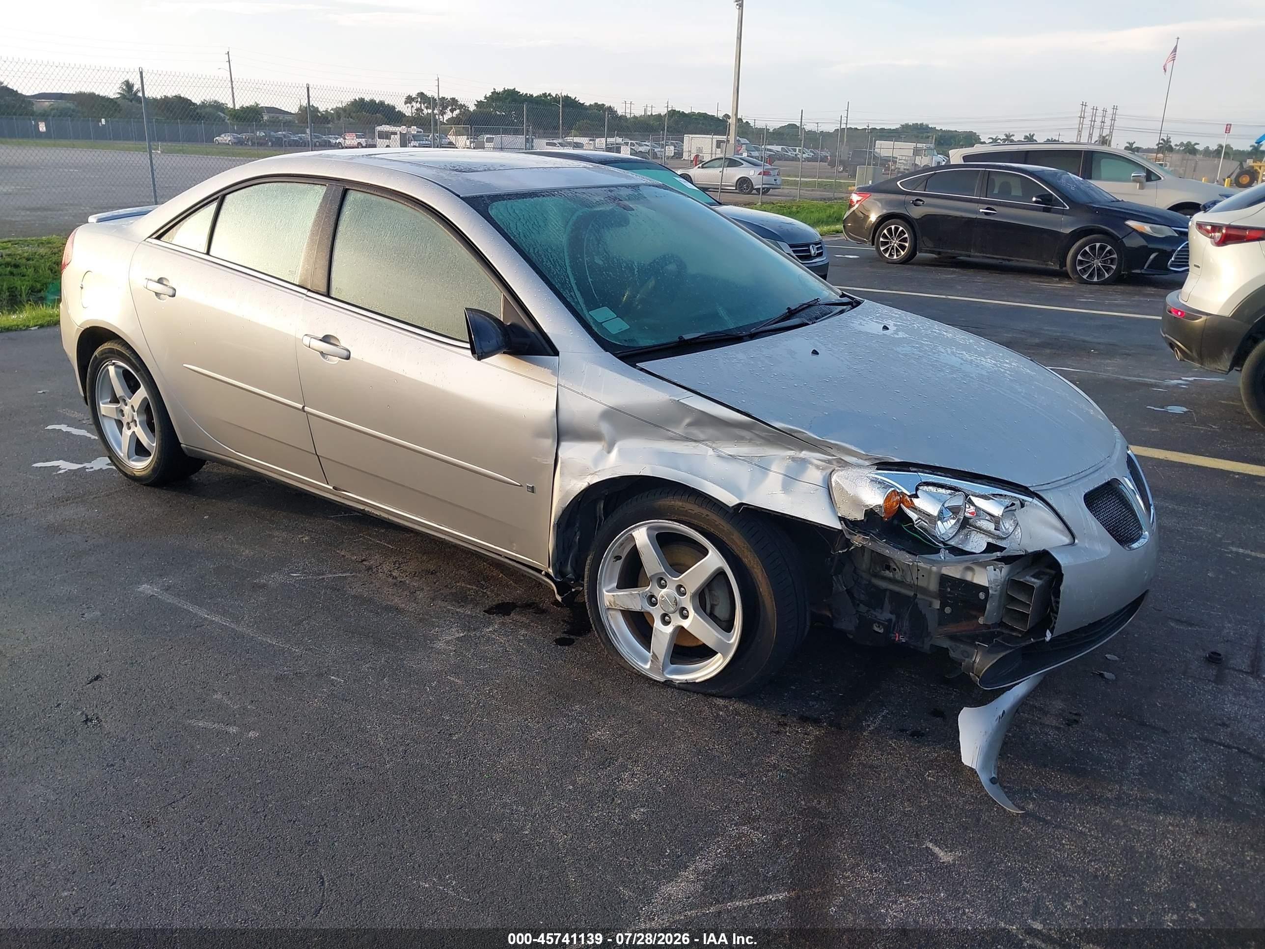 2007 Pontiac G6 G6, VIN 1G2ZG58N774141042 — Front end