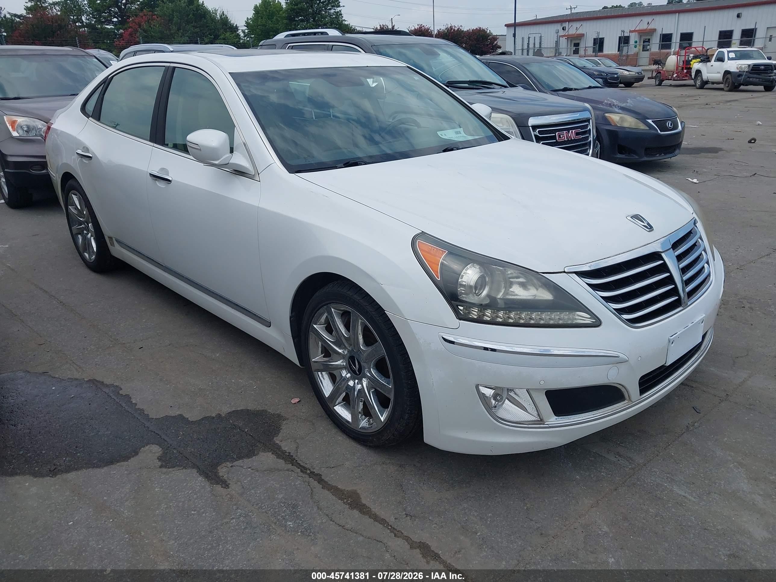 2013 Hyundai Equus Signature, VIN KMHGH4JH9DU063028 — Normal wear