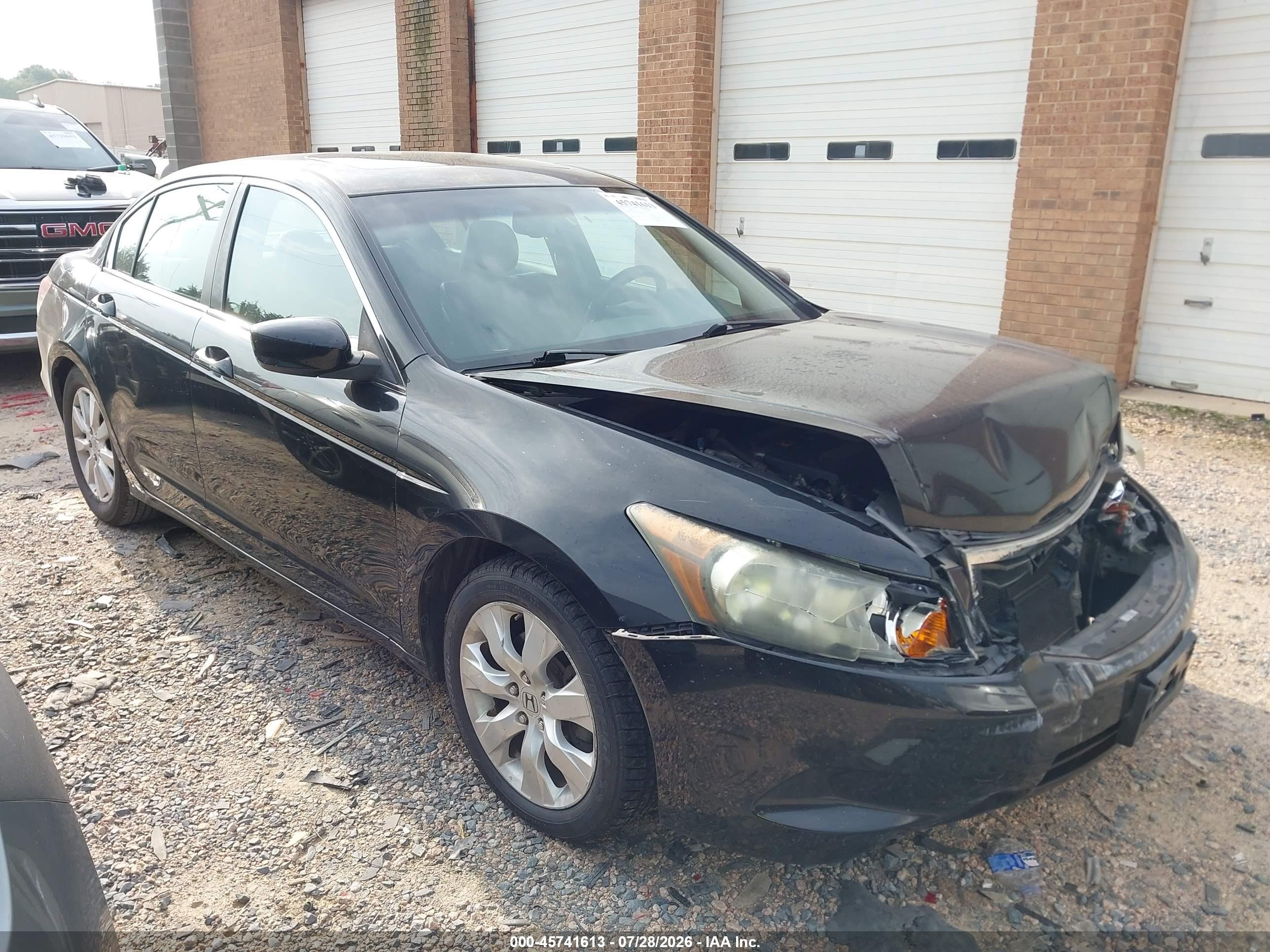 2009 Honda Accord EX-L, VIN 1HGCP26839A035514 — Front end