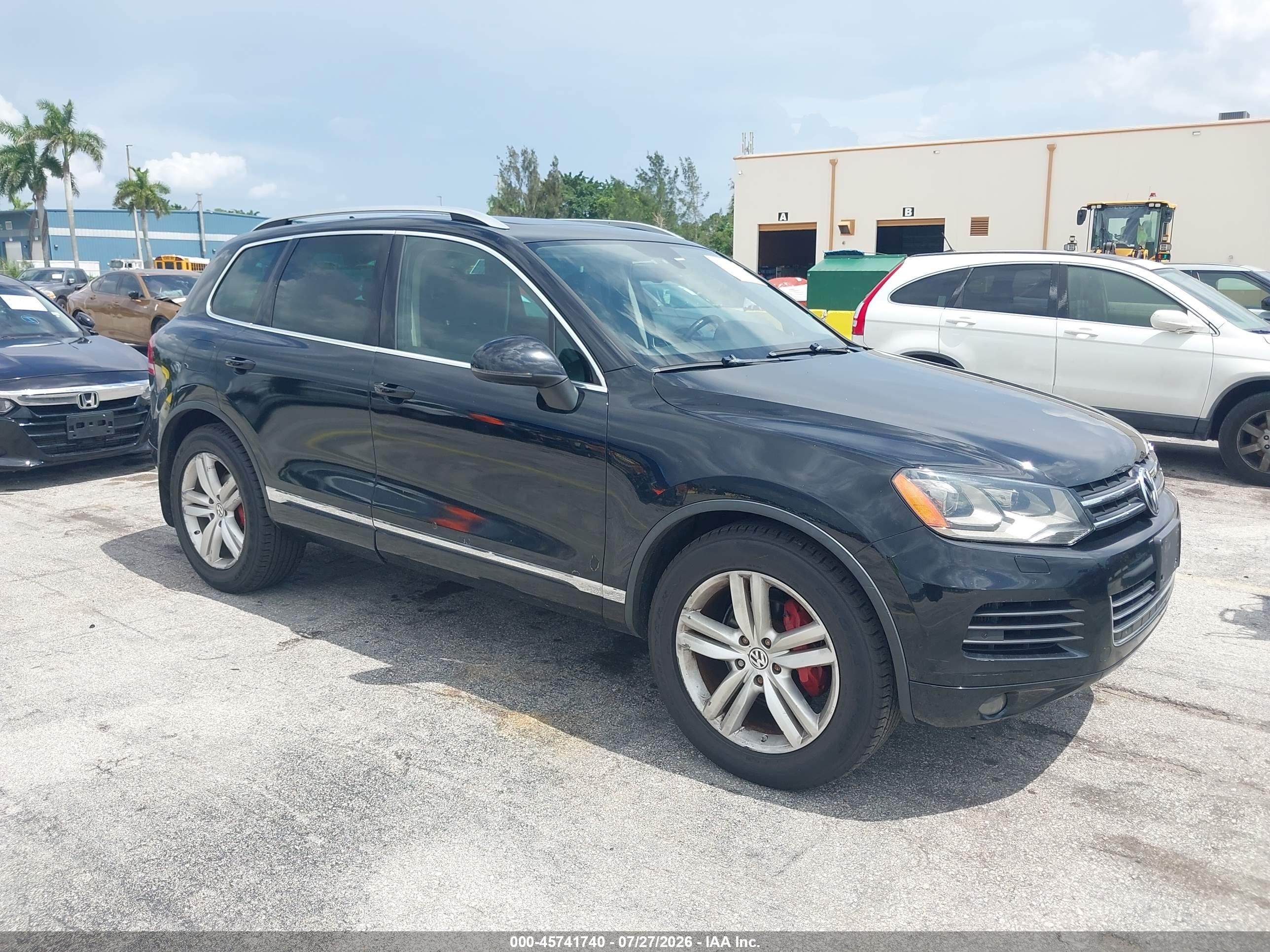 2013 Volkswagen Touareg Sport, VIN WVGEP9BP3DD004506 — Normal wear