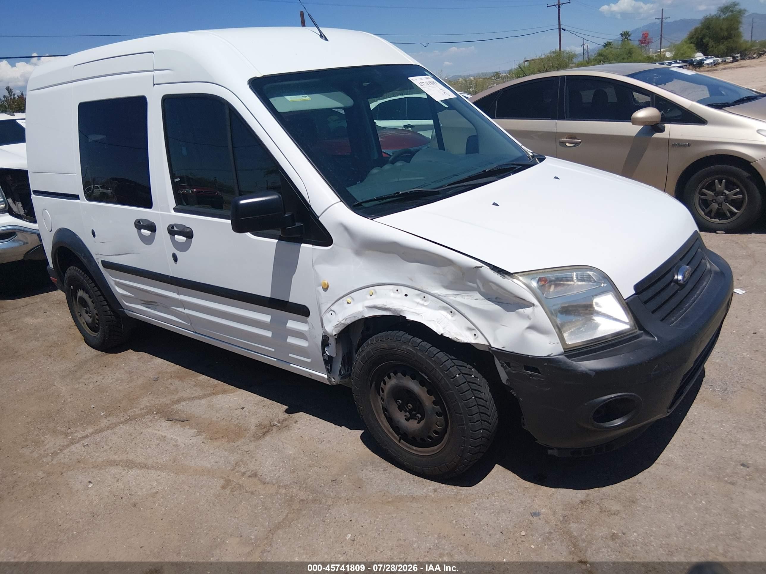 2013 Ford Transit Connect XL, VIN NM0LS6AN4DT149999 — Front end