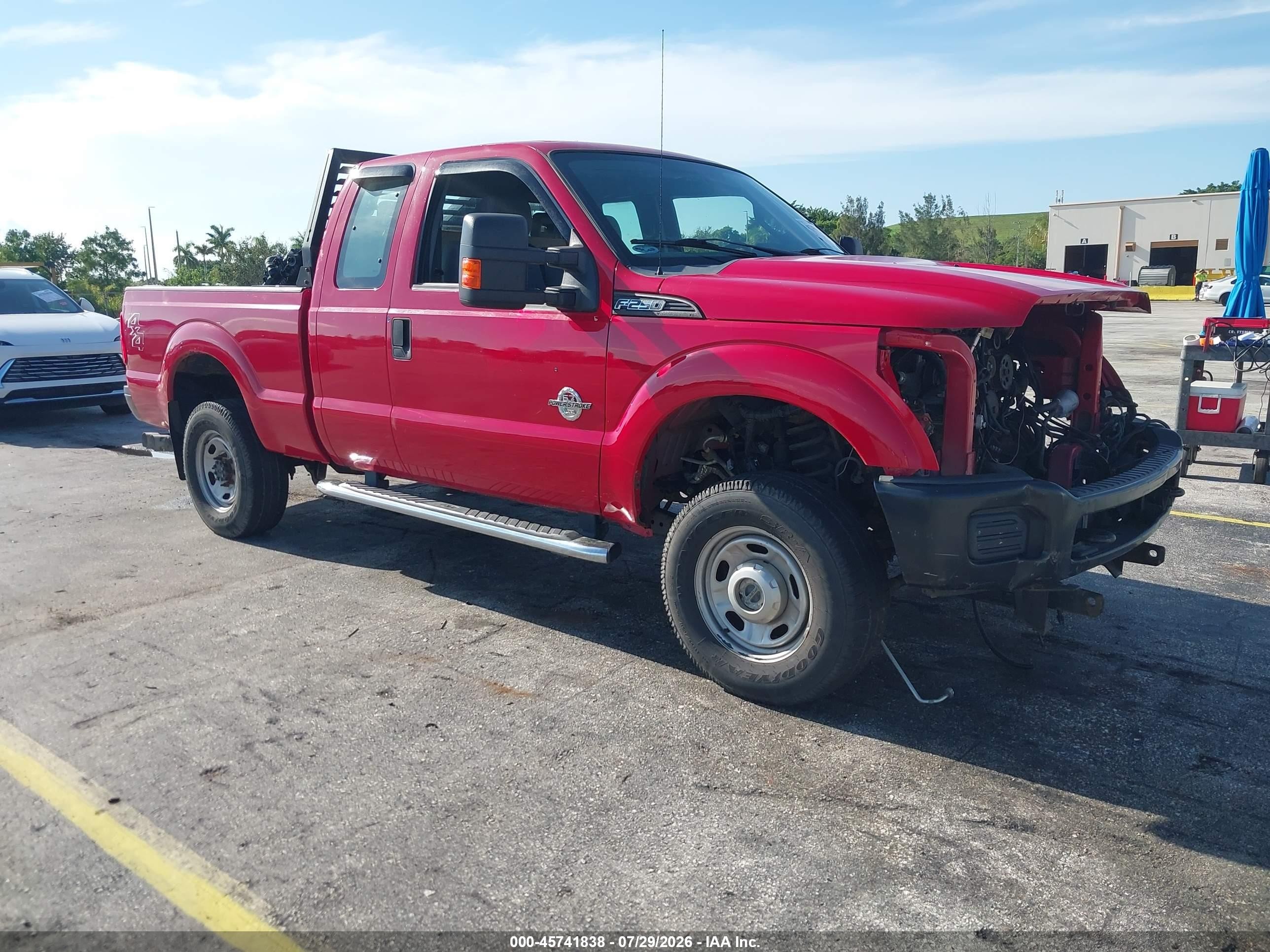 2015 Ford F-250 XLT, VIN 1FT7X2BT4FEB81807 — Front end