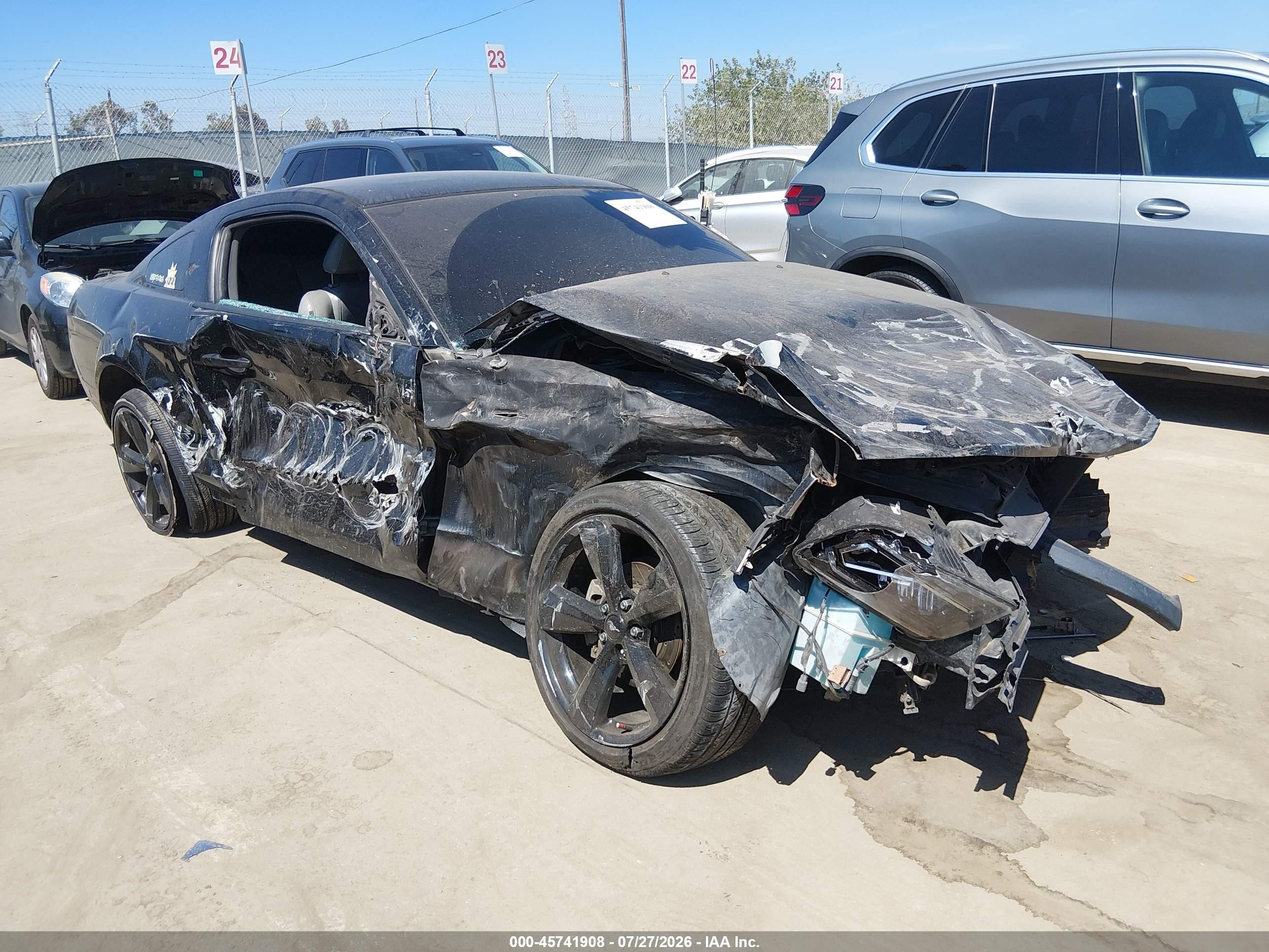2008 Ford Mustang Deluxe, VIN 1ZVHT80N185114945 — Normal wear