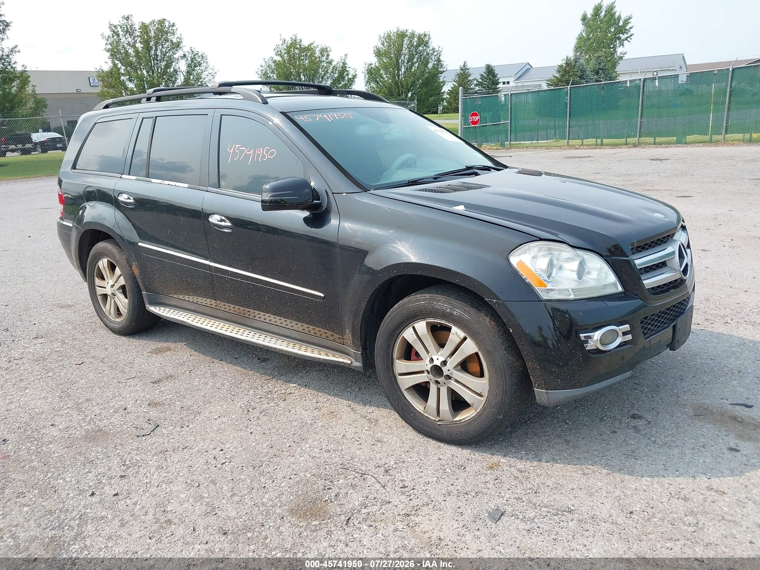 2009 Mercedes-Benz GL 450, VIN 4JGBF71E59A479108 — Normal wear