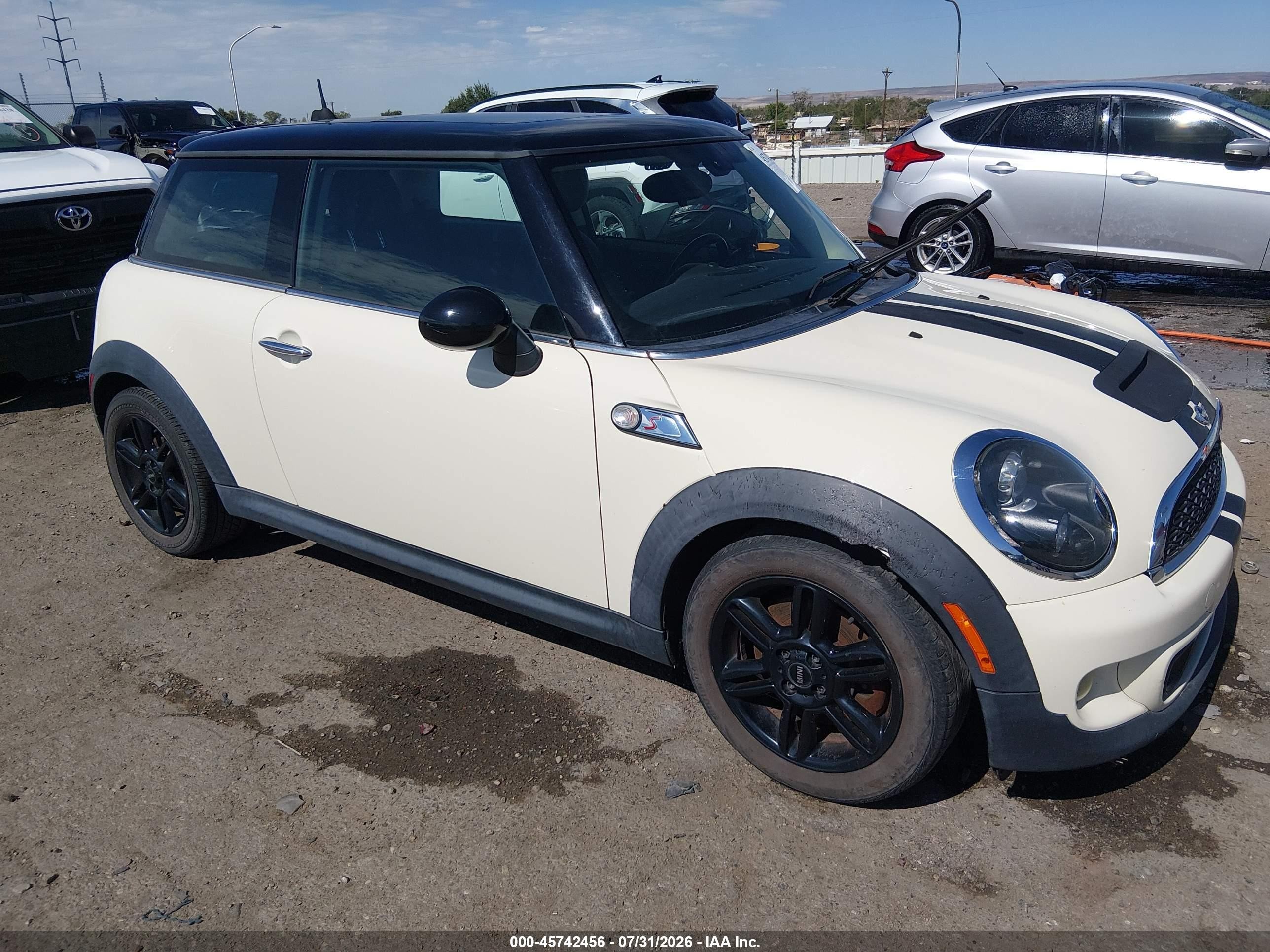 2013 MINI Hardtop S, VIN WMWSV3C59DT395588 — Normal wear