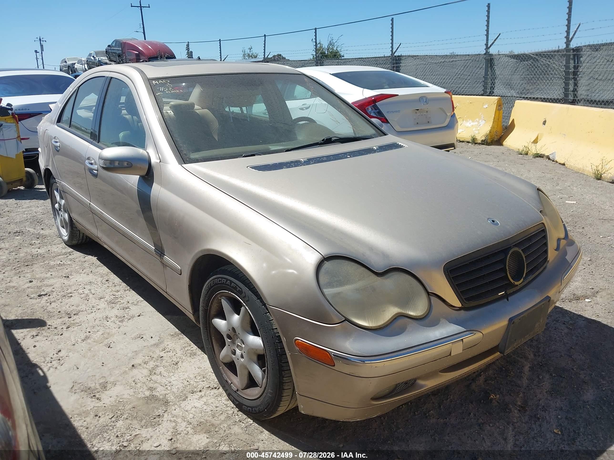 2001 Mercedes-Benz C 230/260/280/320, VIN WDBRF64J21F072990 — Зад